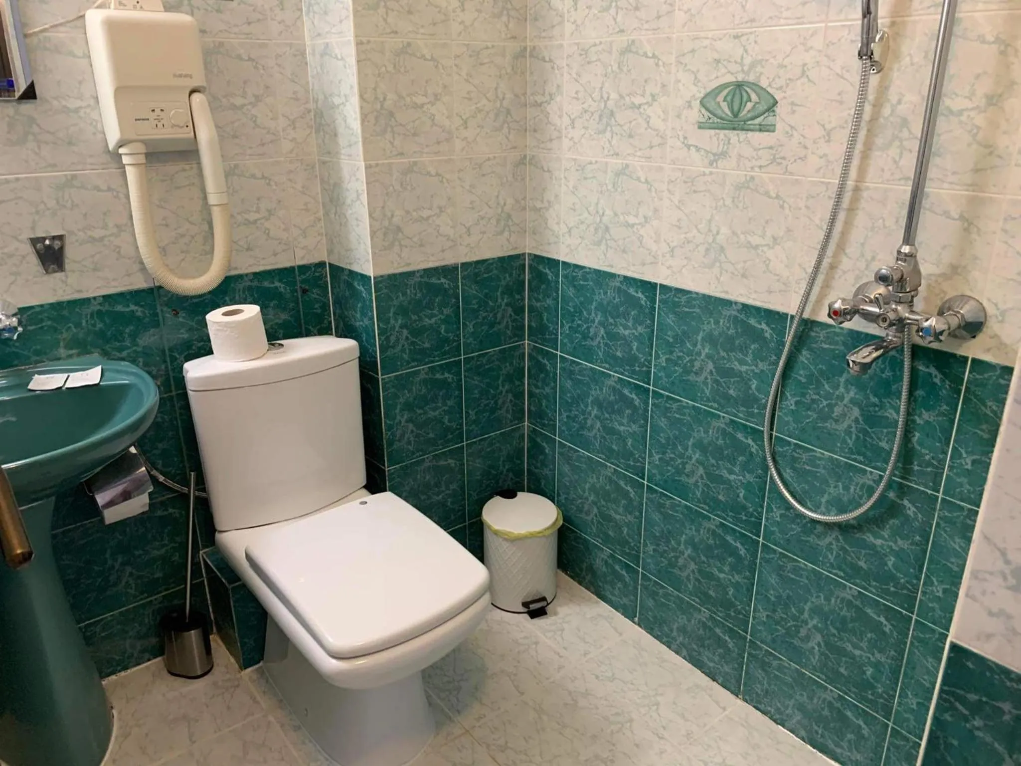 Bathroom in Rony Hotel