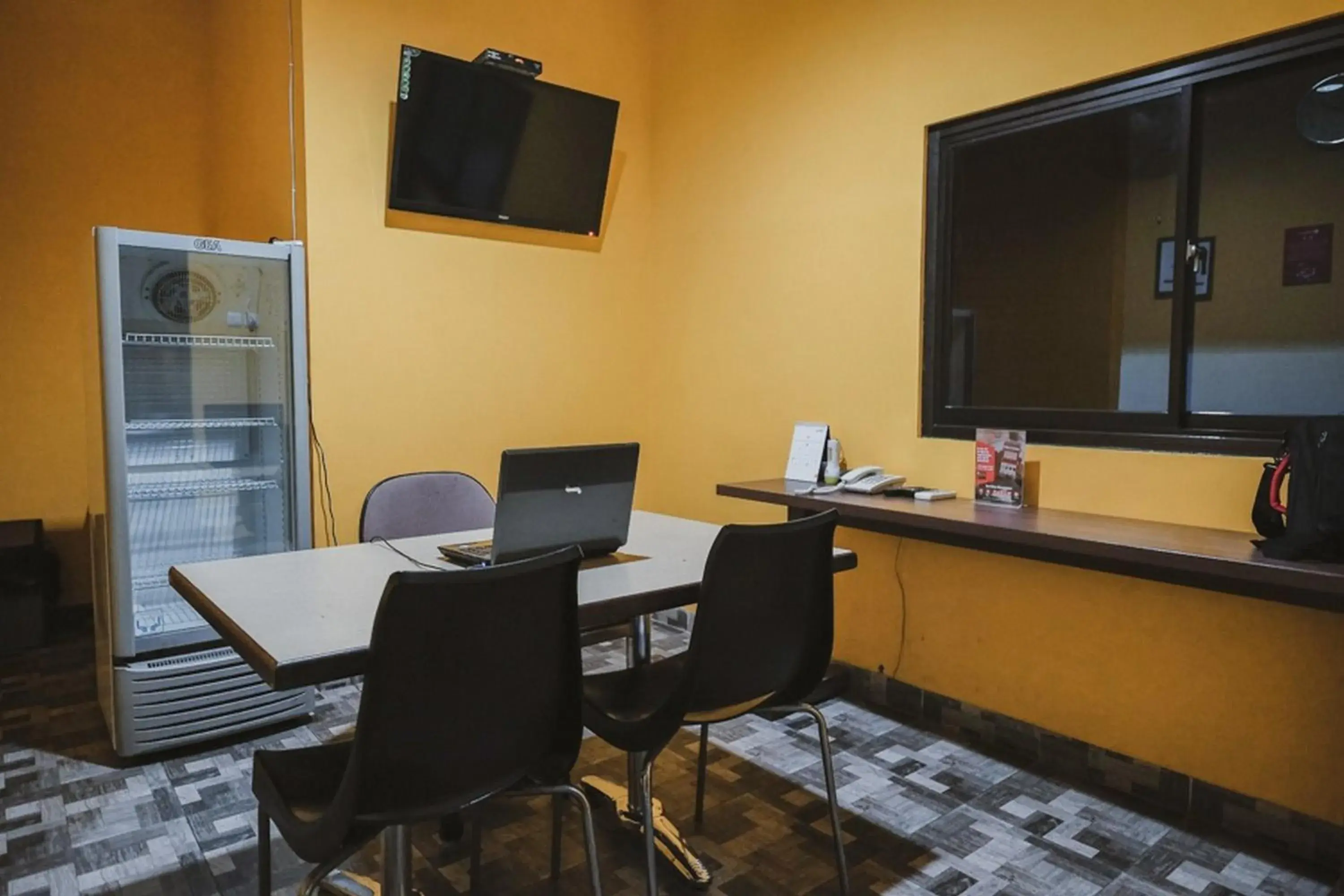 Lobby or reception in RedDoorz near RSUD Koja Lobby or reception in RedDoorz near RSUD Koja