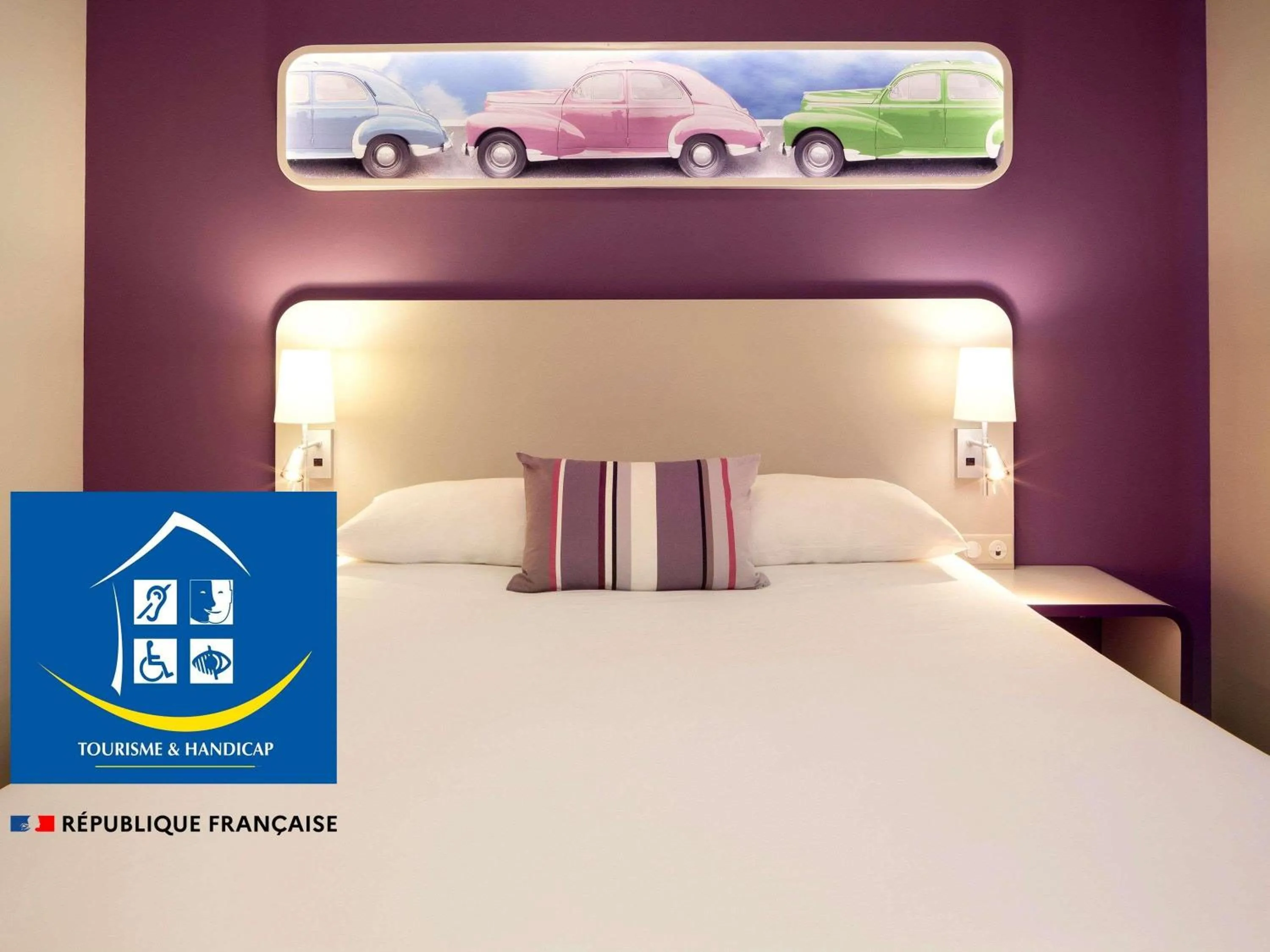 Property building, Bed in ibis Styles Montbéliard