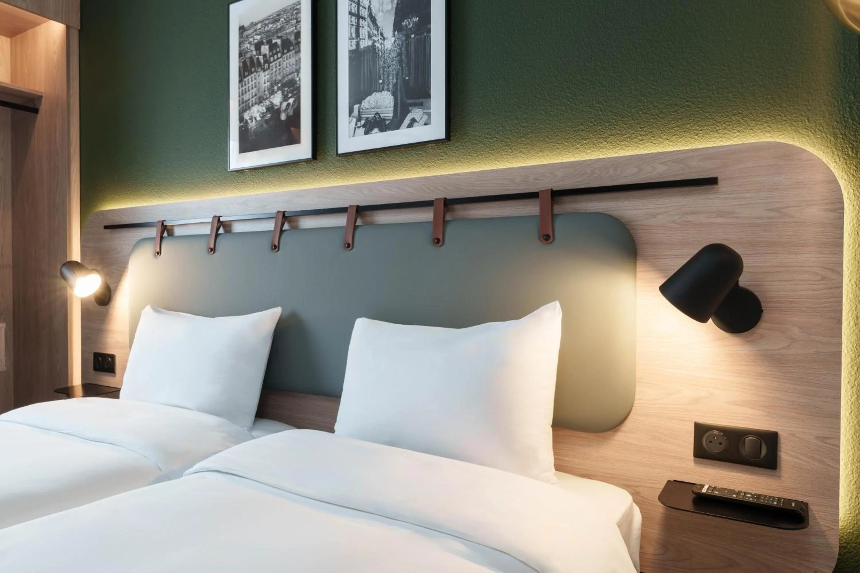 Bed in Campanile Blanc-Mesnil