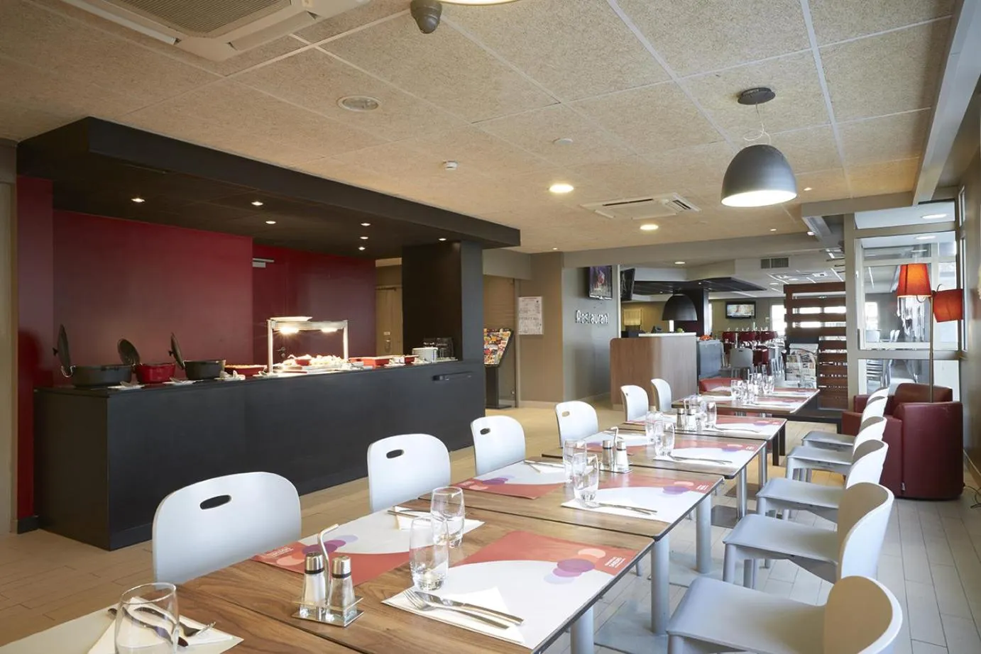 Restaurant/places to eat in Campanile Blanc-Mesnil