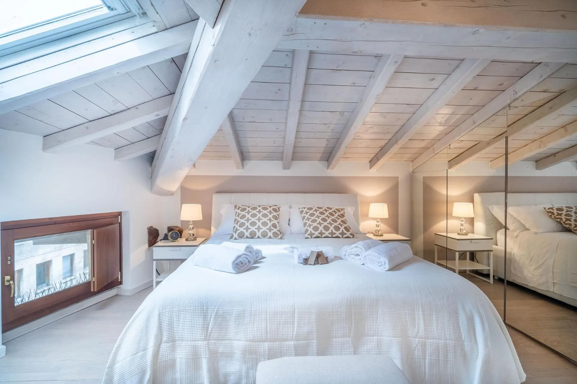 Bedroom, Bed in Arena Balcony