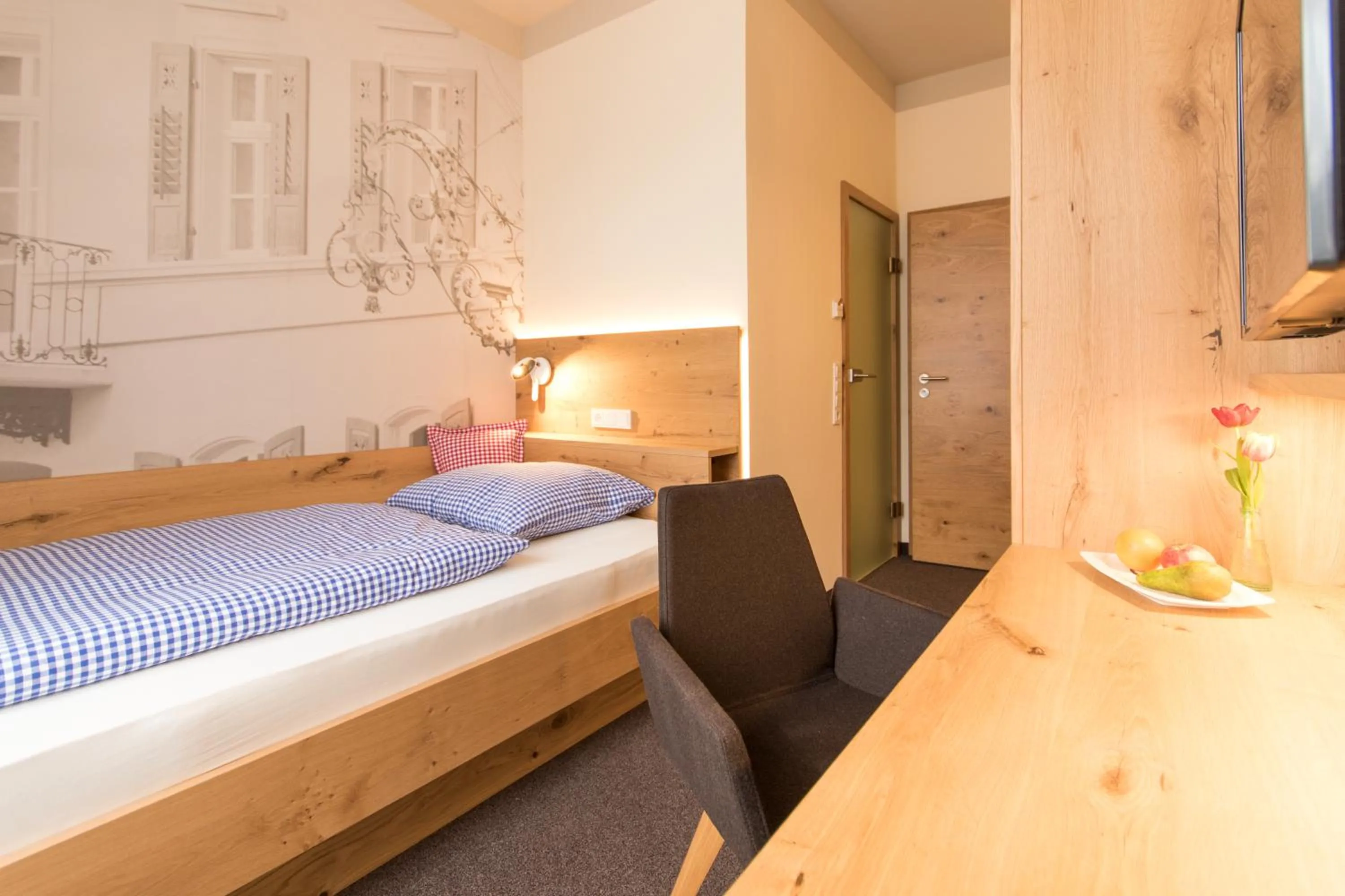 Photo of the whole room, Bed in Posthorn