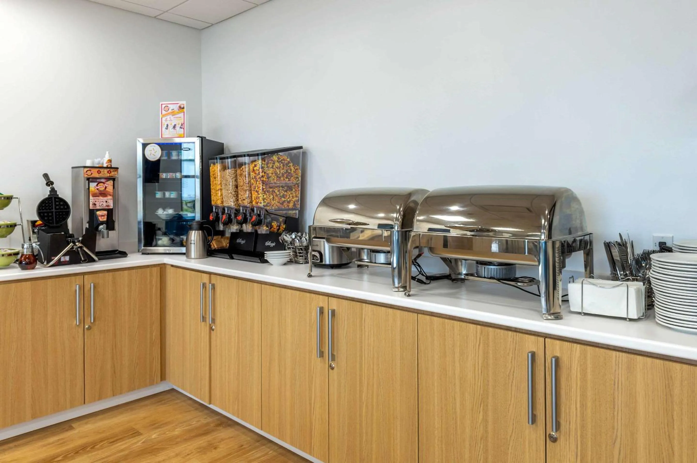 Restaurant/places to eat in Rodeway Inn