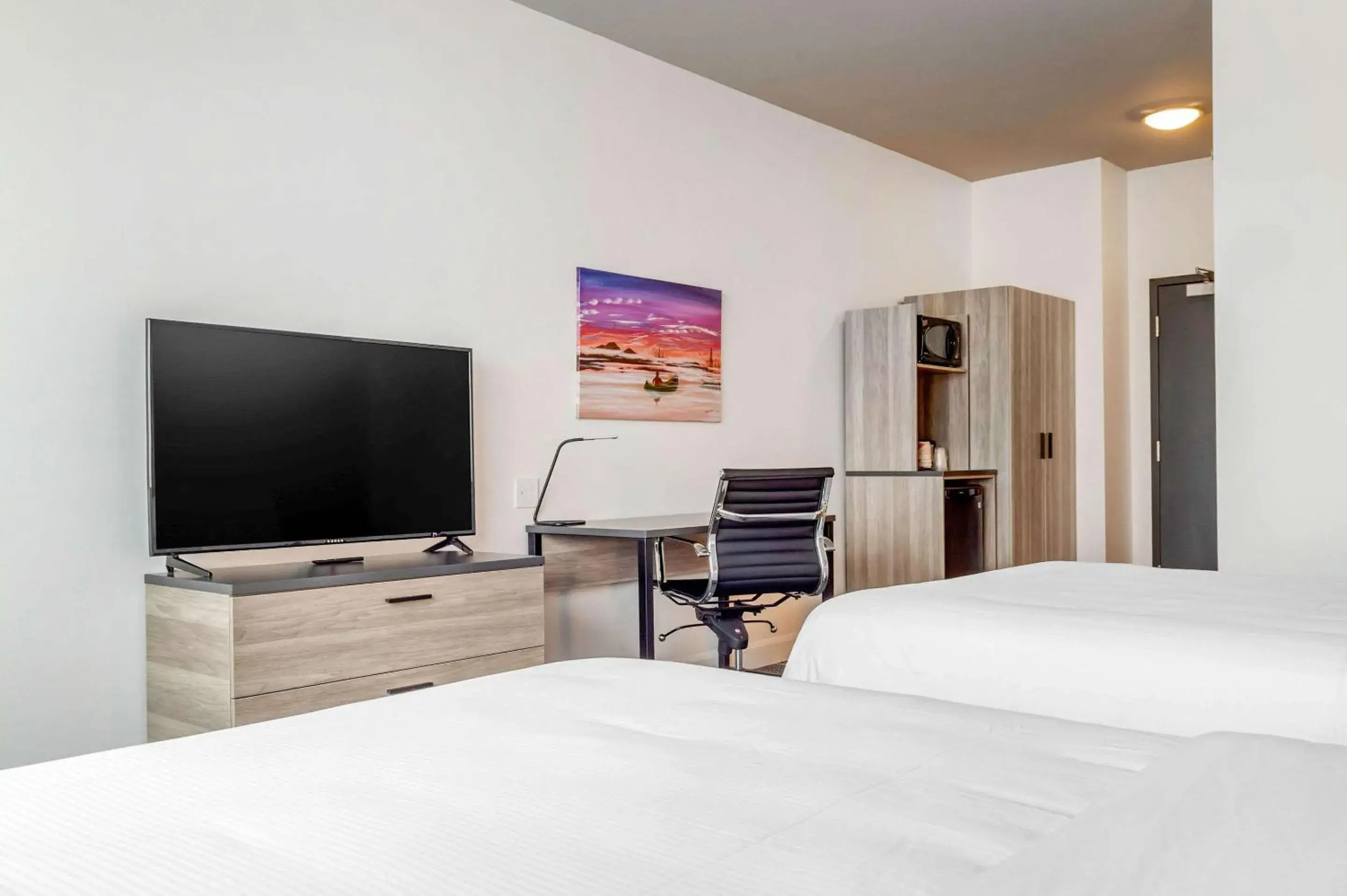 Photo of the whole room, Bed in Rodeway Inn Photo of the whole room, Bed in Rodeway Inn