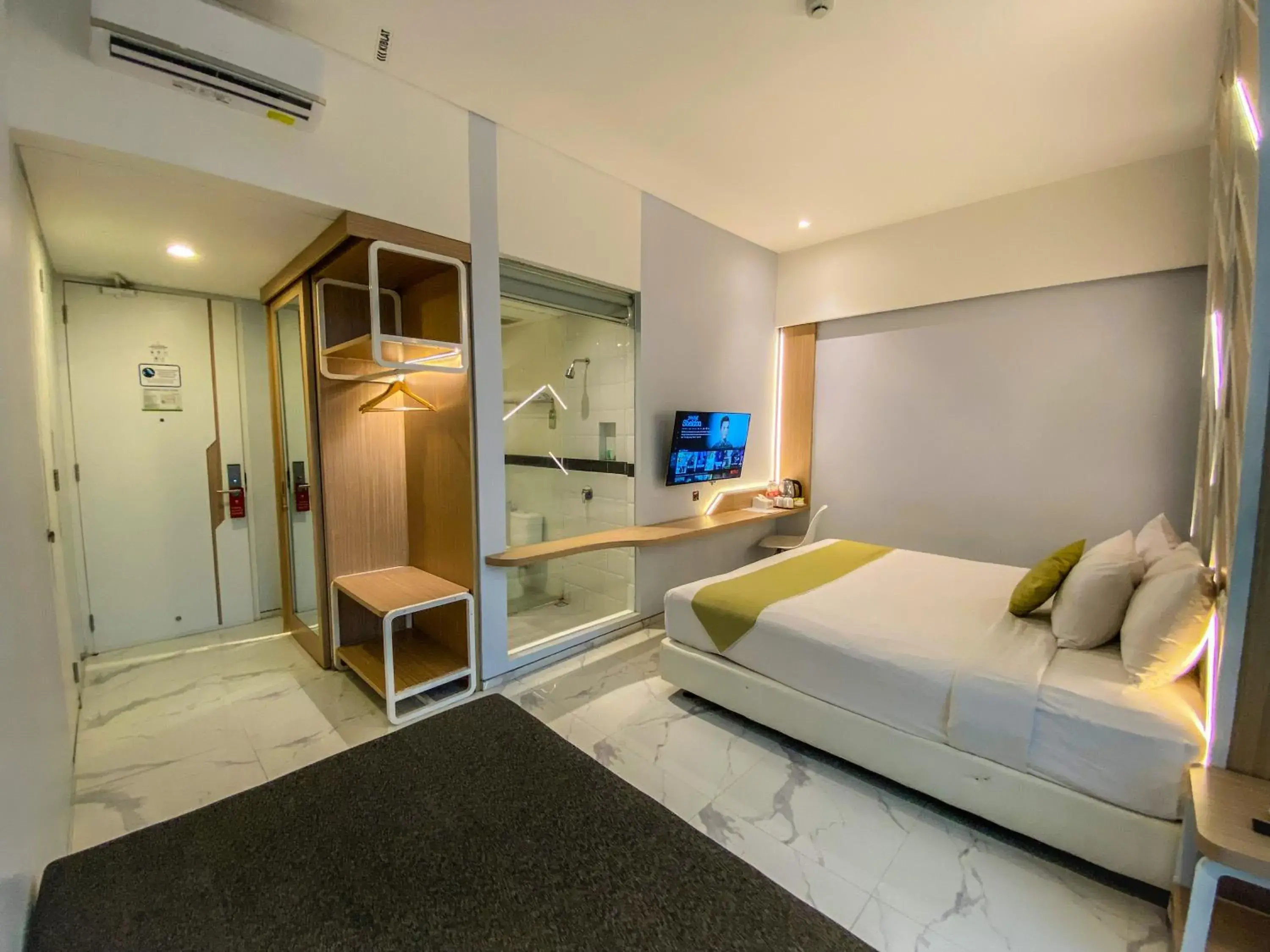 Bathroom, Bed in Facade Hotel by Azana Bathroom, Bed in Facade Hotel by Azana