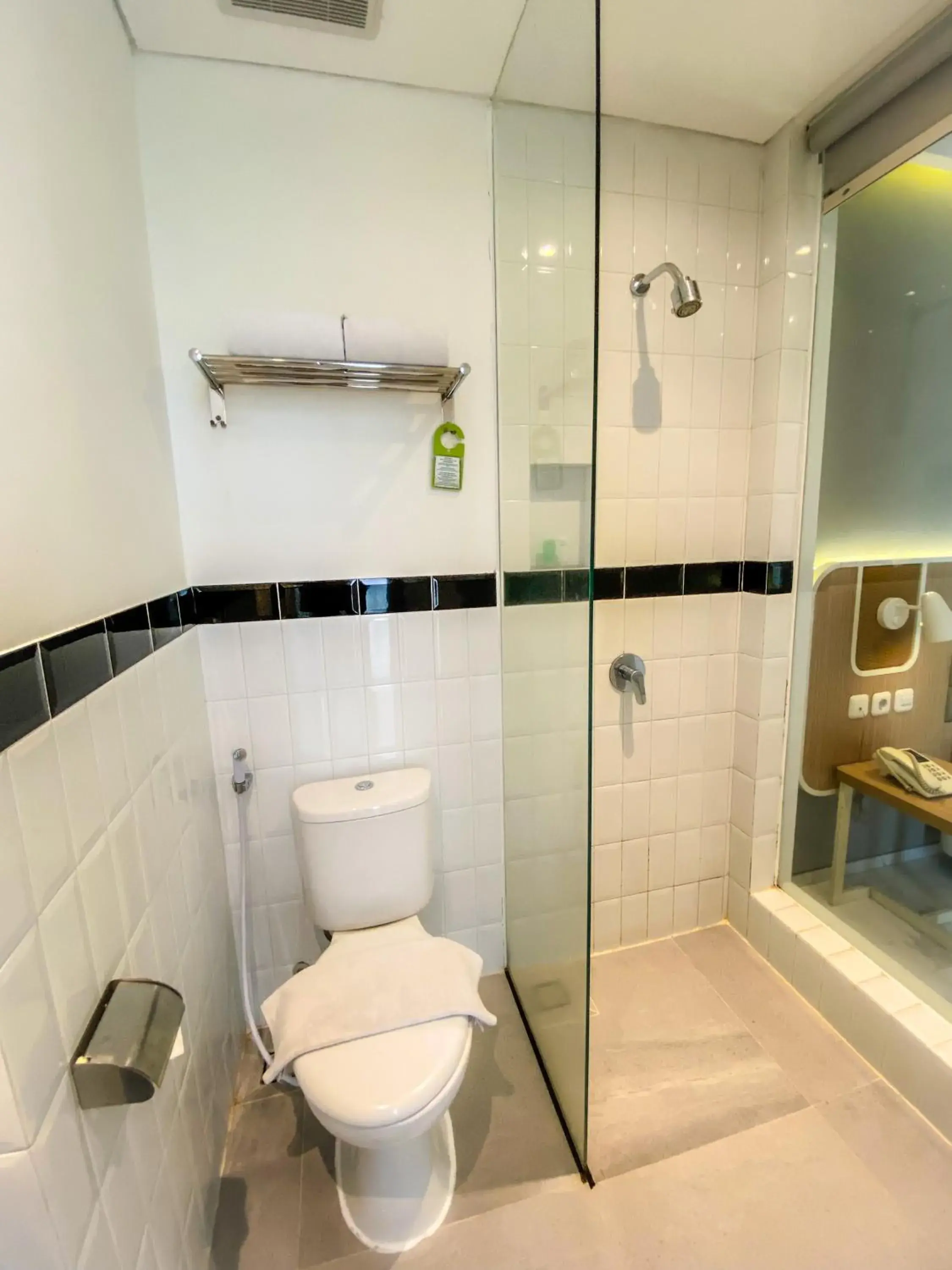 Deluxe Queen Room in Facade Hotel by Azana Deluxe Queen Room in Facade Hotel by Azana