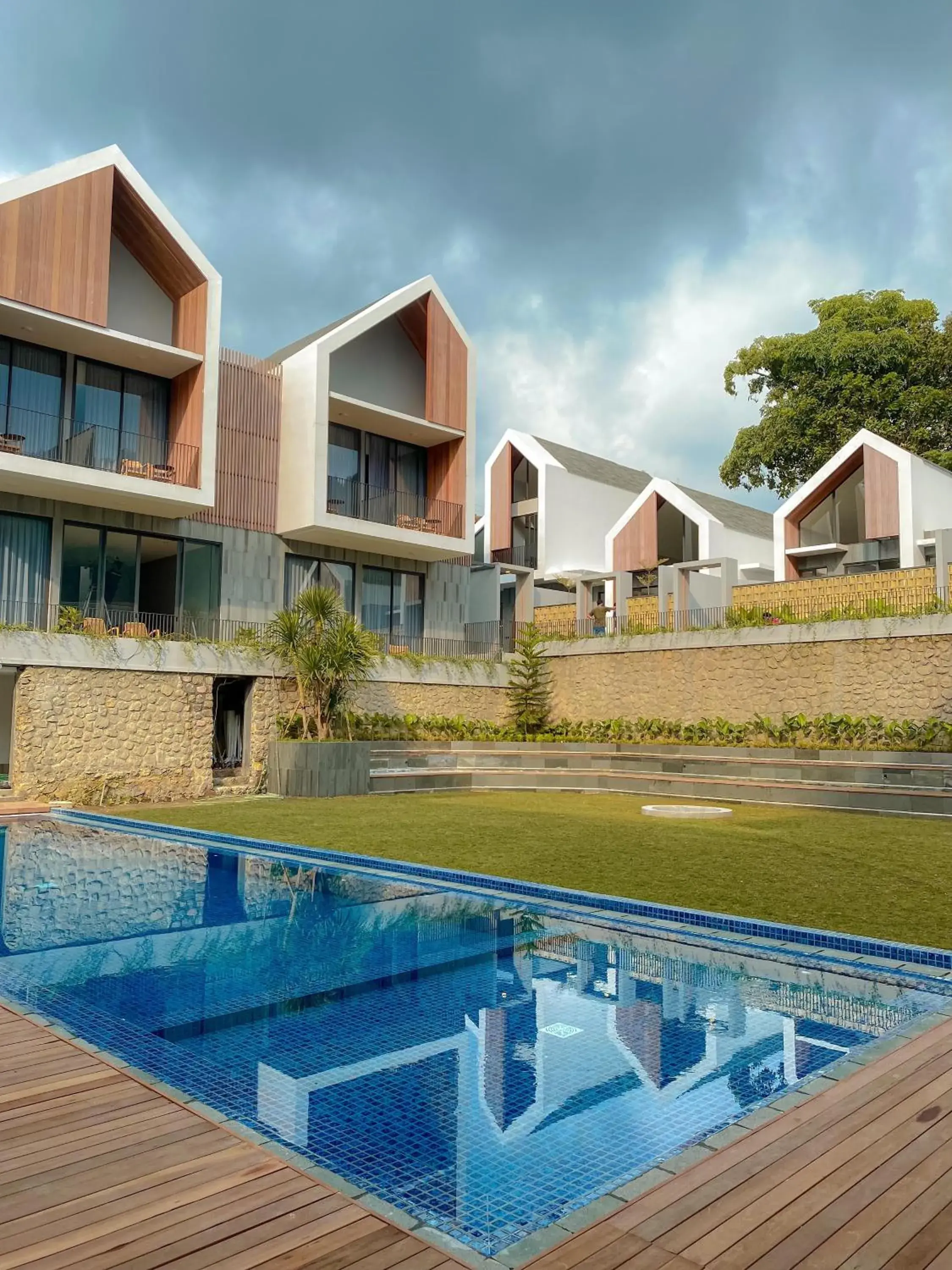 Swimming pool in Facade Hotel by Azana Swimming pool in Facade Hotel by Azana