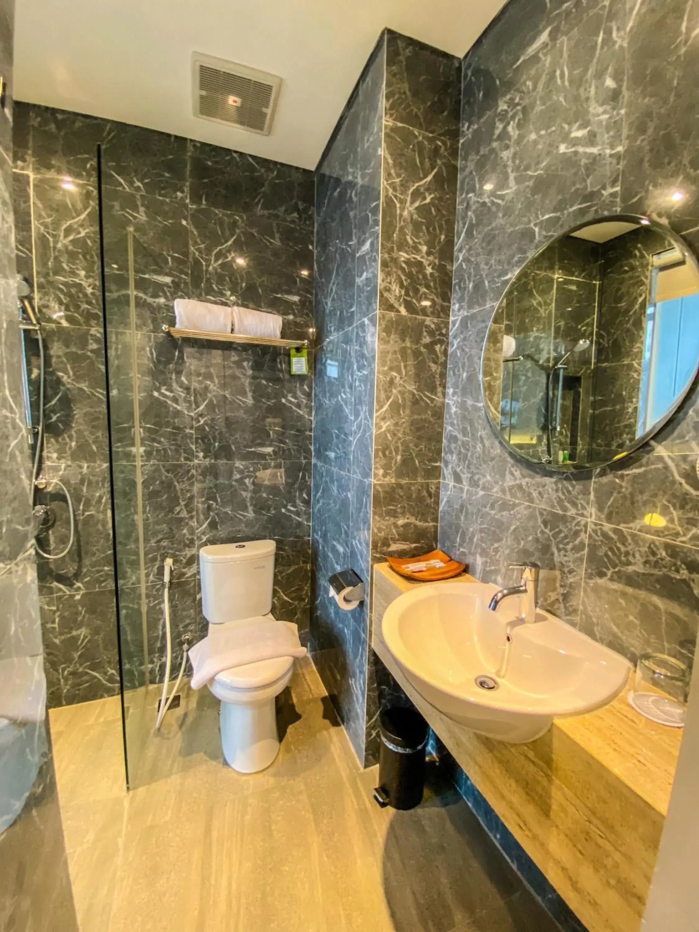 Double Room with Balcony in Facade Hotel by Azana Double Room with Balcony in Facade Hotel by Azana