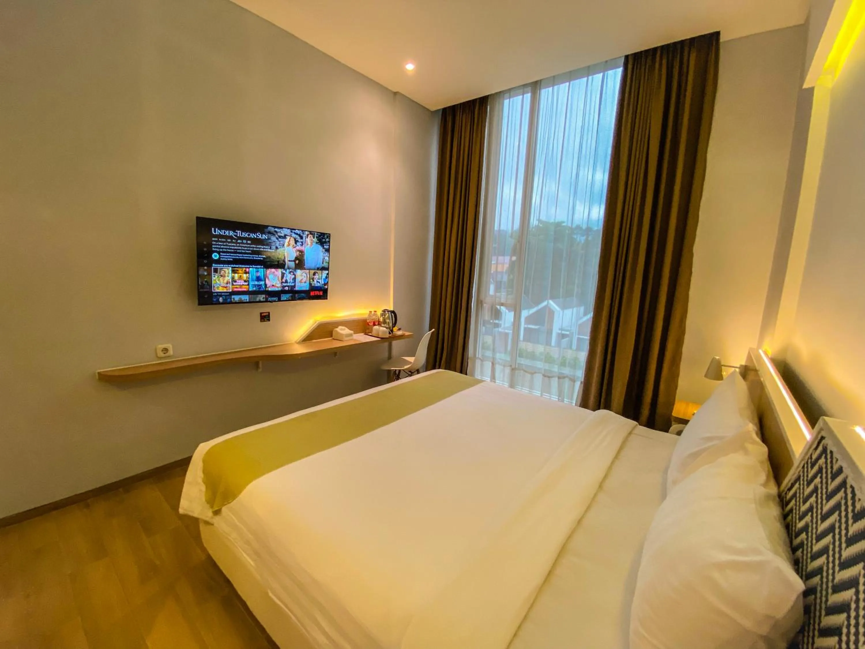 Bedroom, Bed in Facade Hotel by Azana