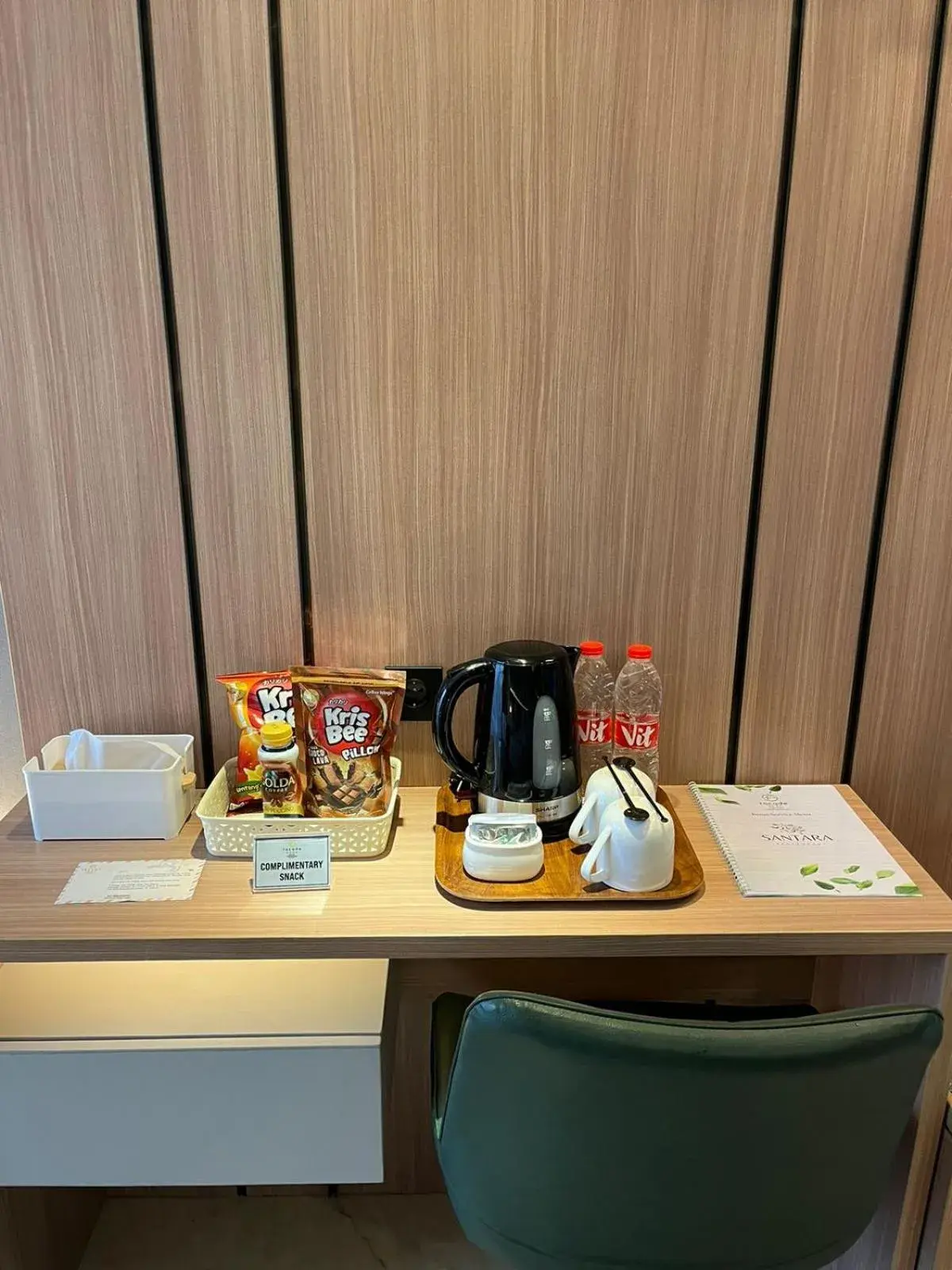 Restaurant/places to eat in Facade Hotel by Azana Restaurant/places to eat in Facade Hotel by Azana