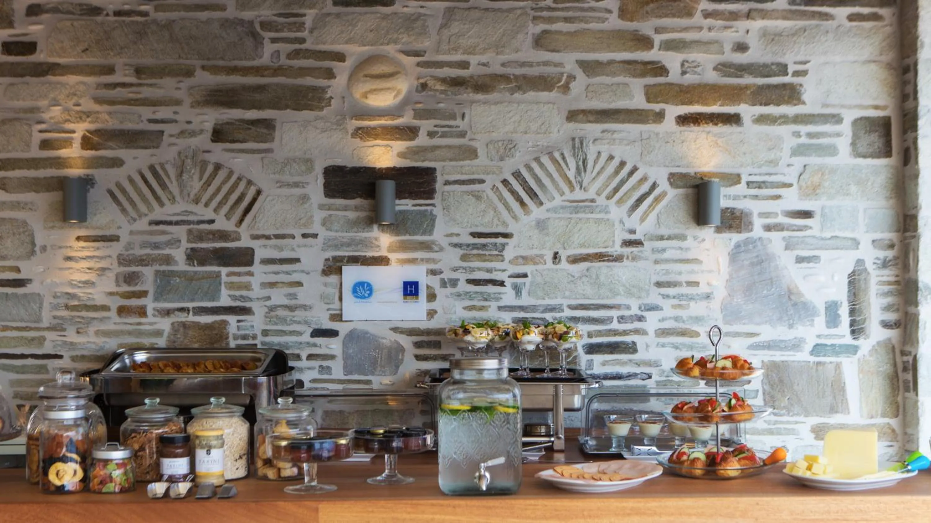 Patio in Olga Hotel Mouresi