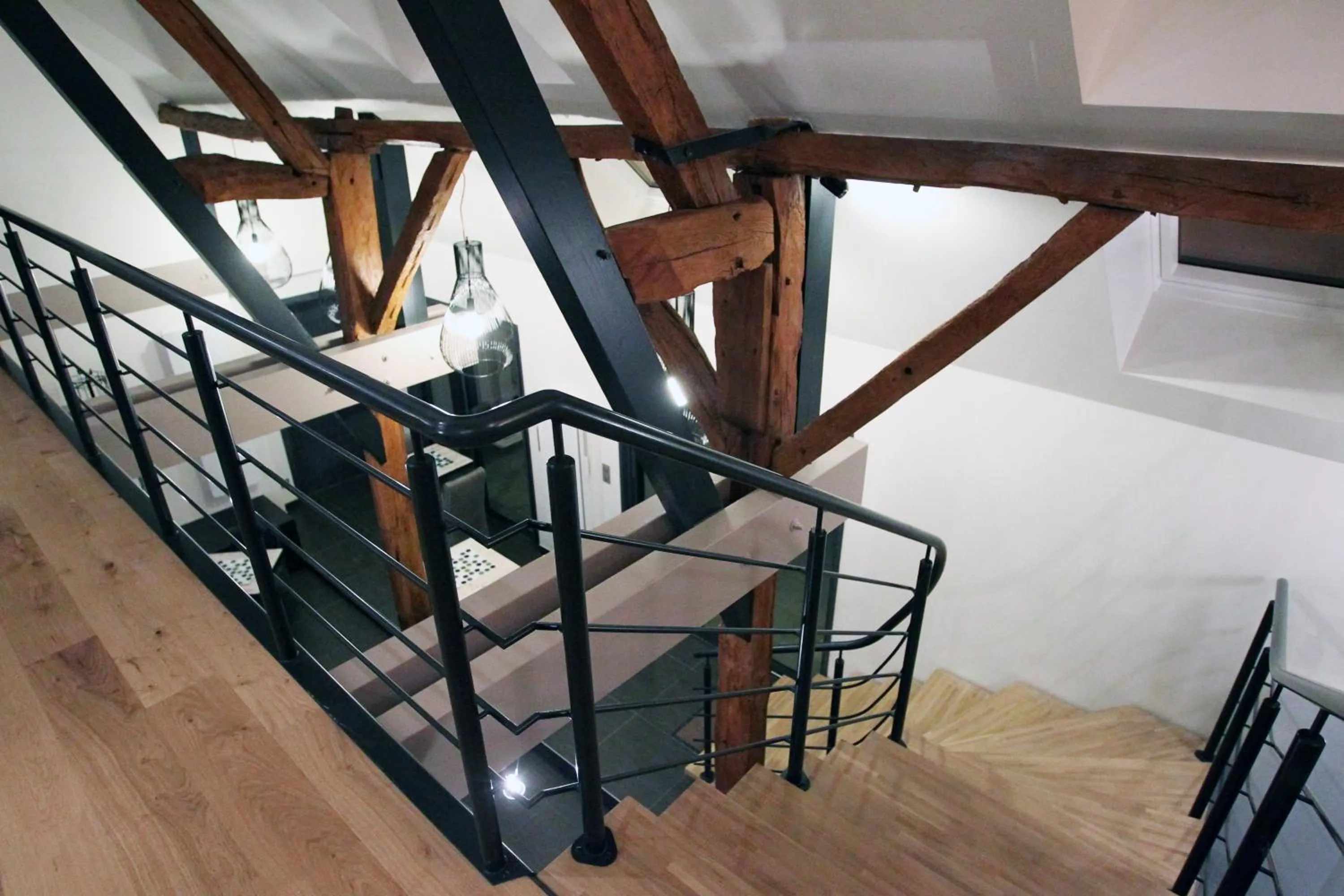 Decorative detail in Aux 5 Sens