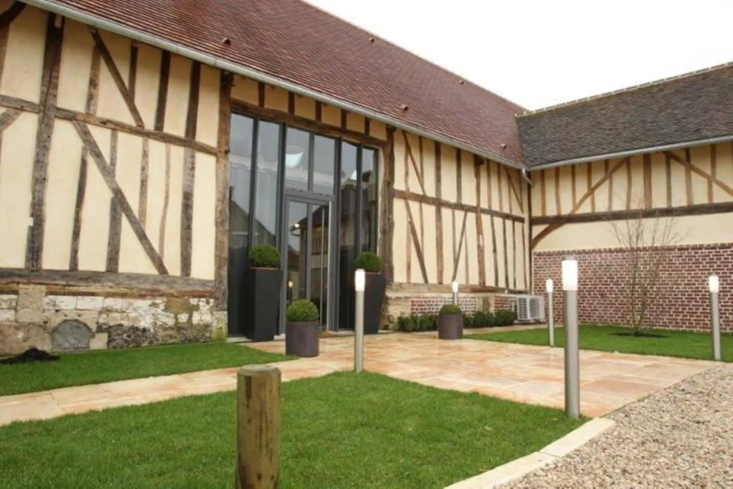 Property building in Aux 5 Sens