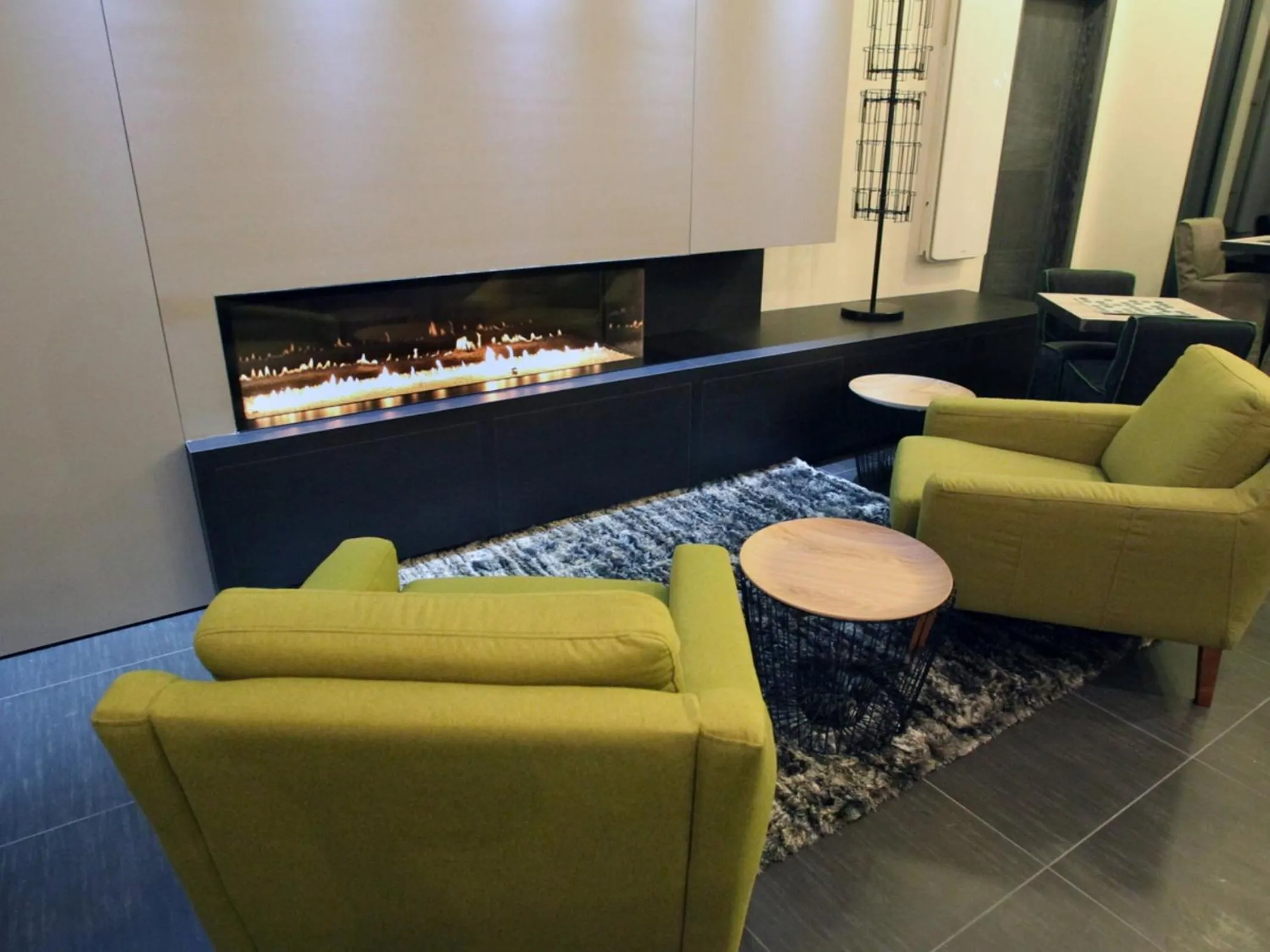 Communal lounge/ TV room in Aux 5 Sens