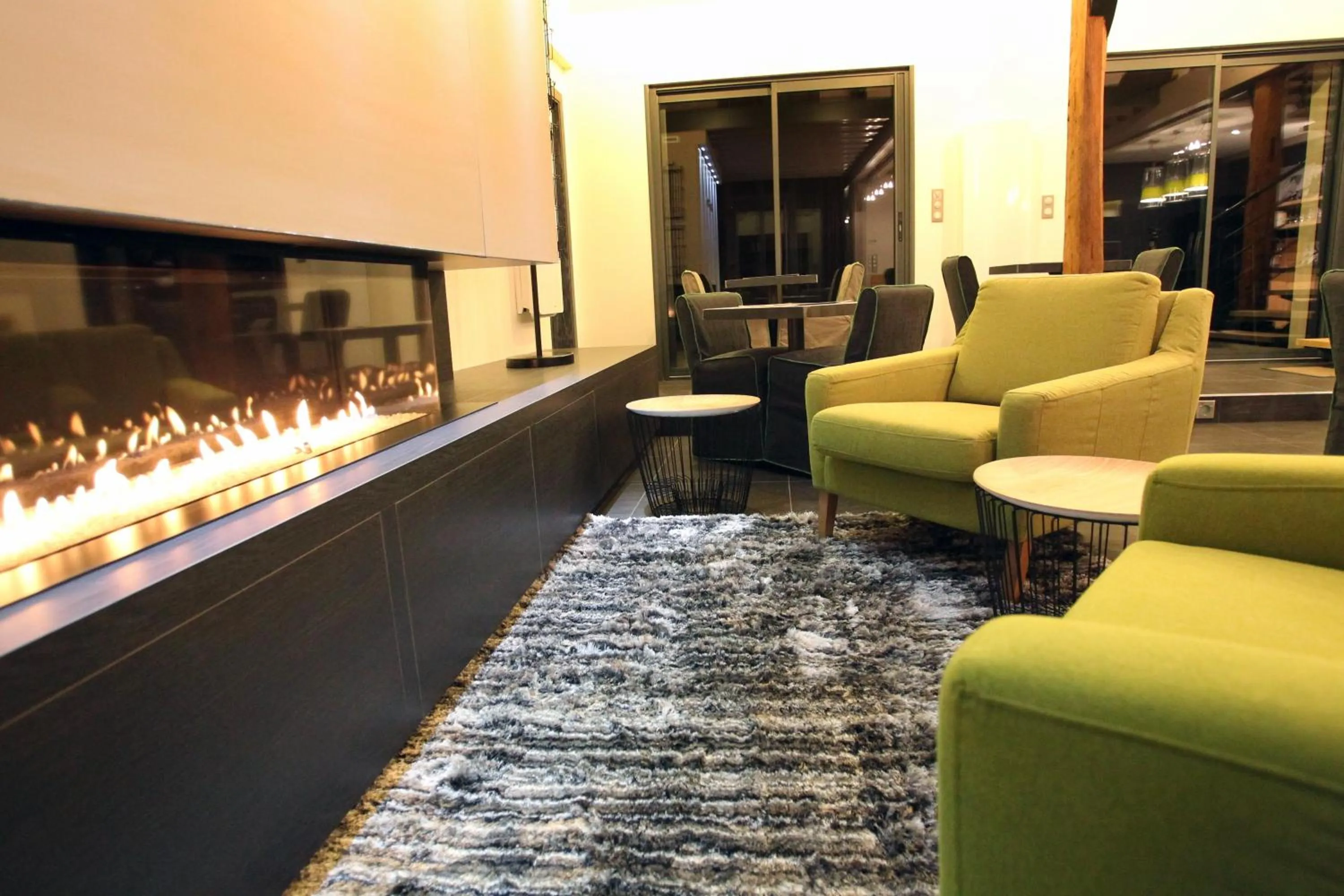 Communal lounge/ TV room in Aux 5 Sens