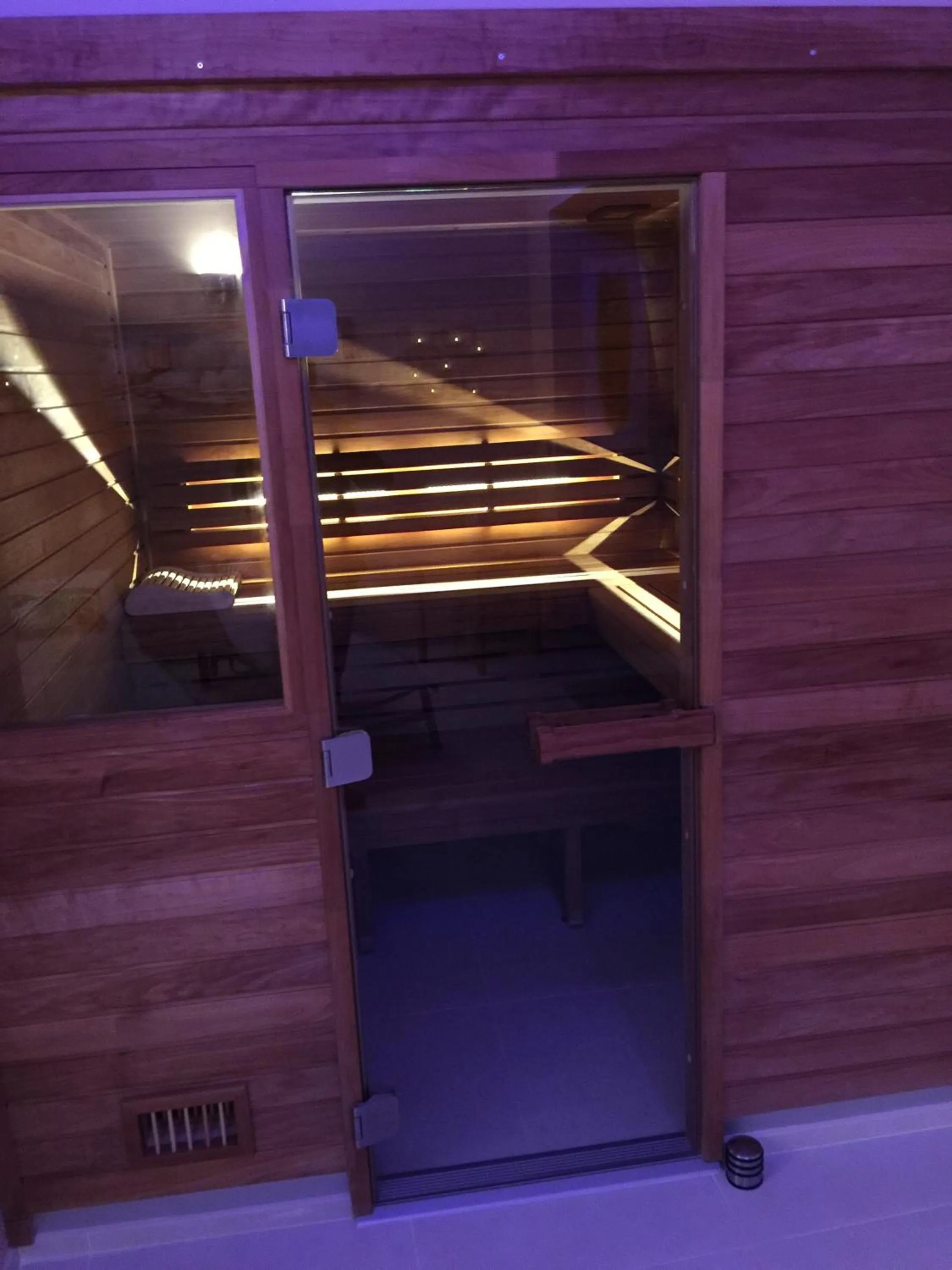 Spa and wellness centre/facilities in Aux 5 Sens