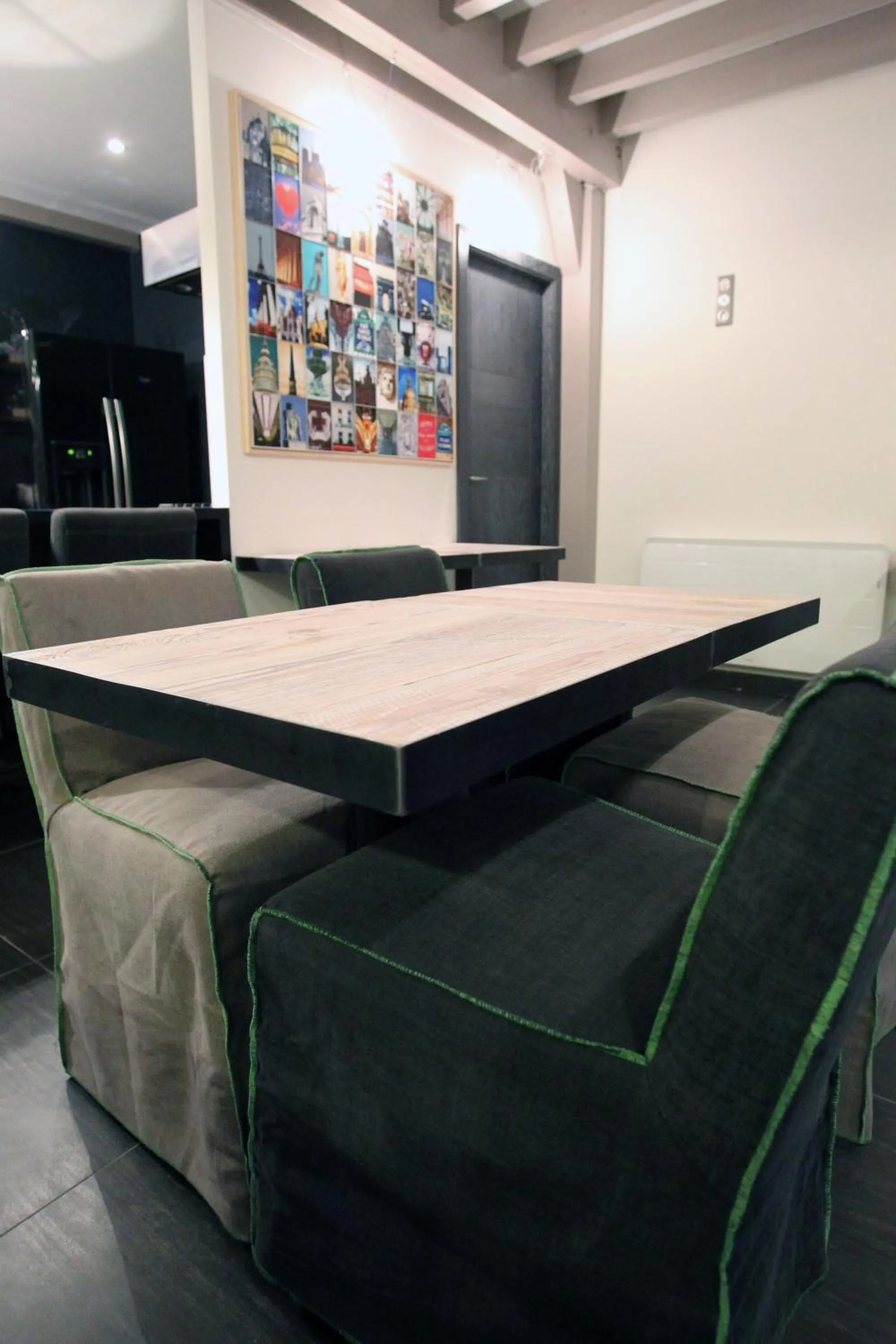 Communal lounge/ TV room in Aux 5 Sens