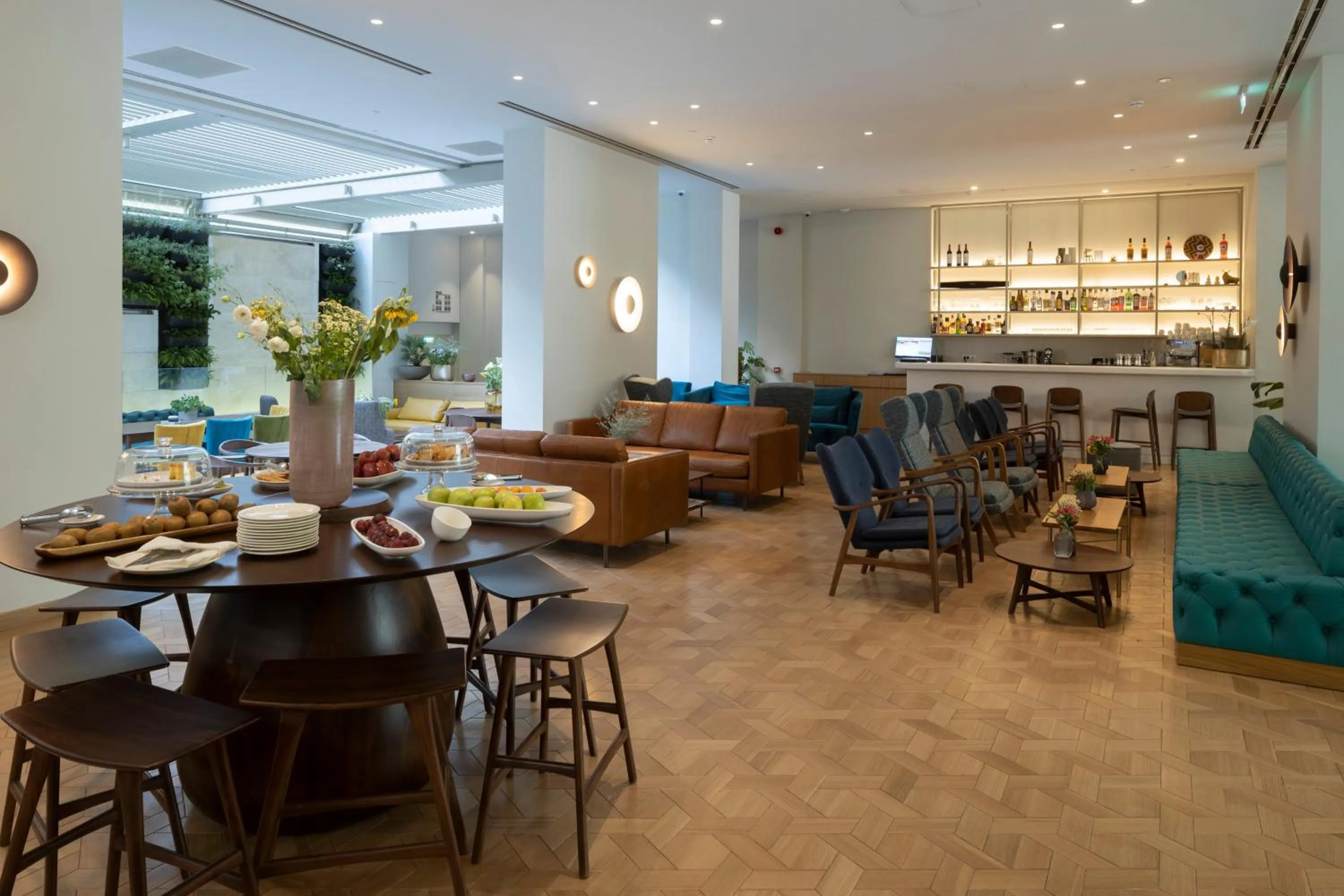 Restaurant/places to eat in Coco-mat Athens BC