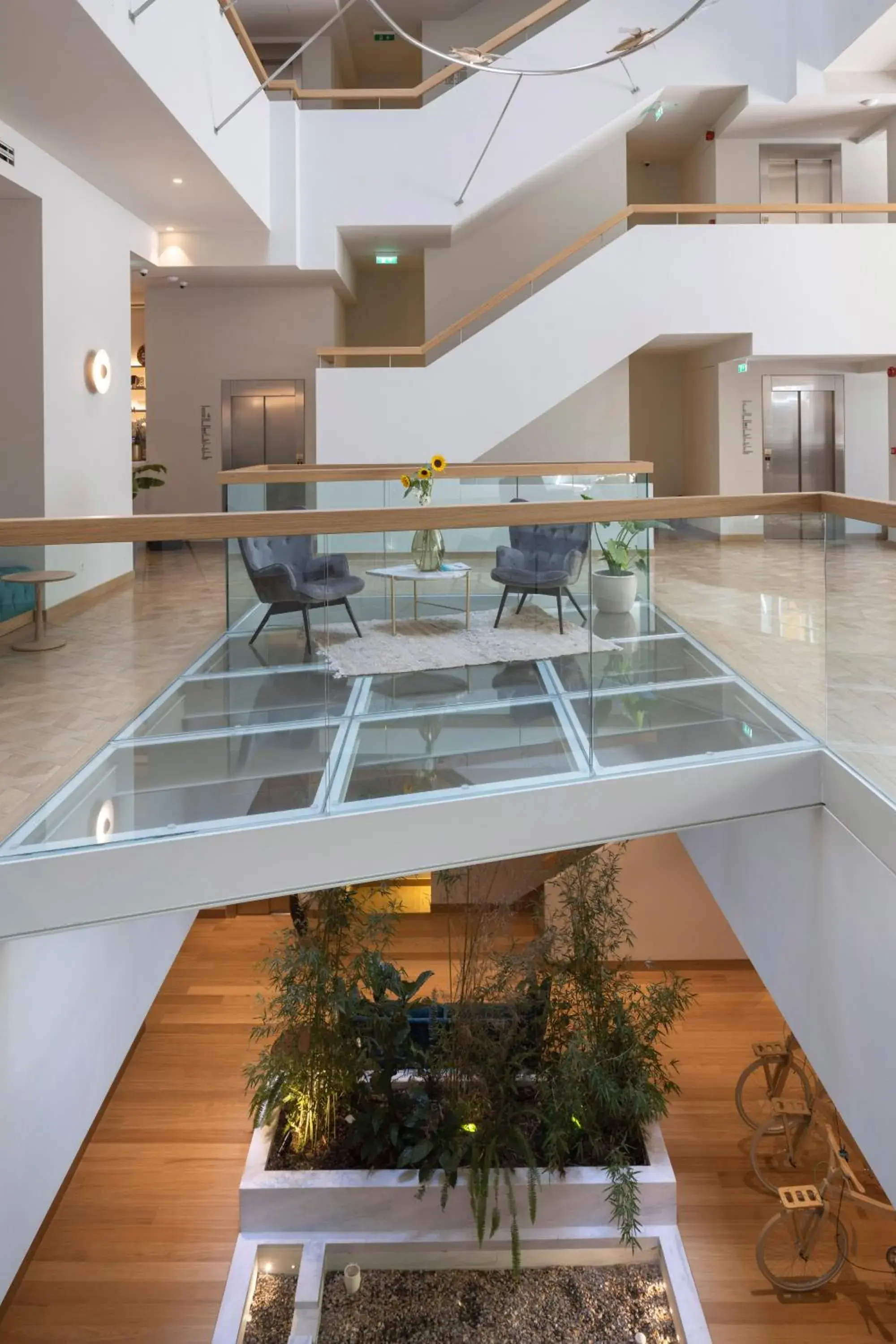 Property building in Coco-mat Athens BC Property building in Coco-mat Athens BC