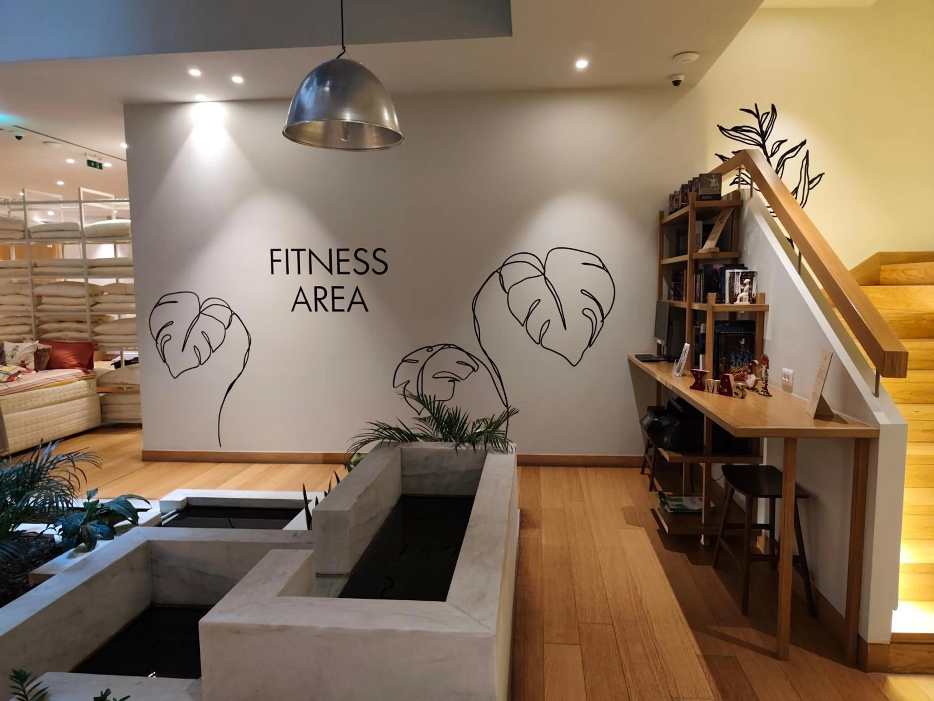 Business facilities in Coco-mat Athens BC