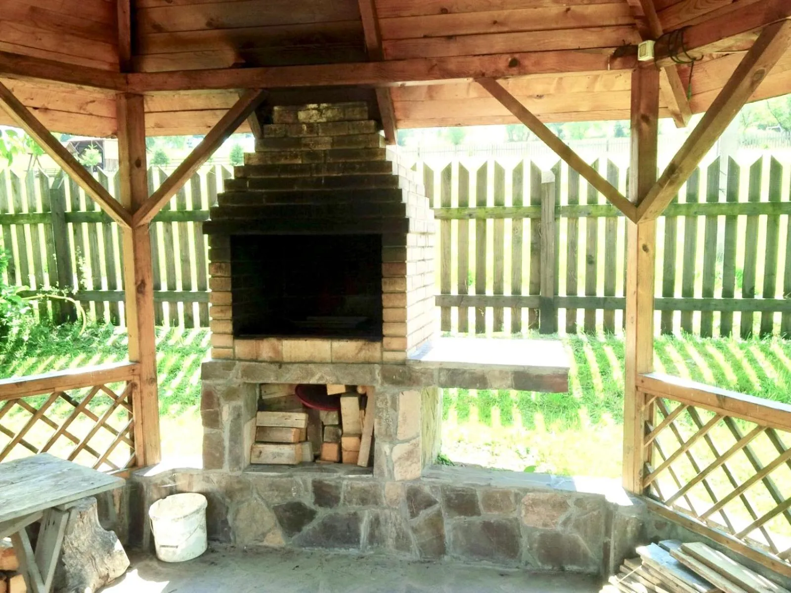 BBQ facilities in Homy family house