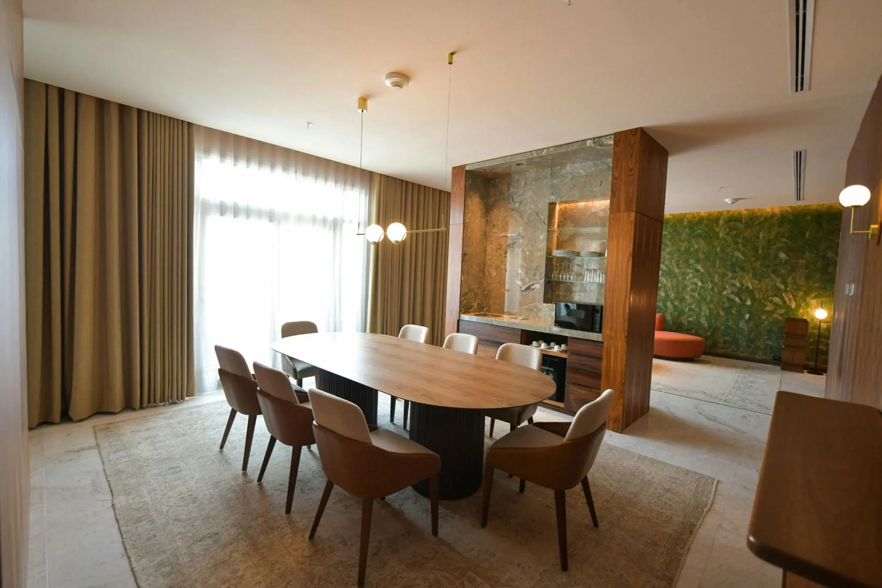 Lounge or bar in Los Tajibos, Santa Cruz de la Sierra, a Tribute Portfolio Hotel Lounge or bar in Los Tajibos, Santa Cruz de la Sierra, a Tribute Portfolio Hotel