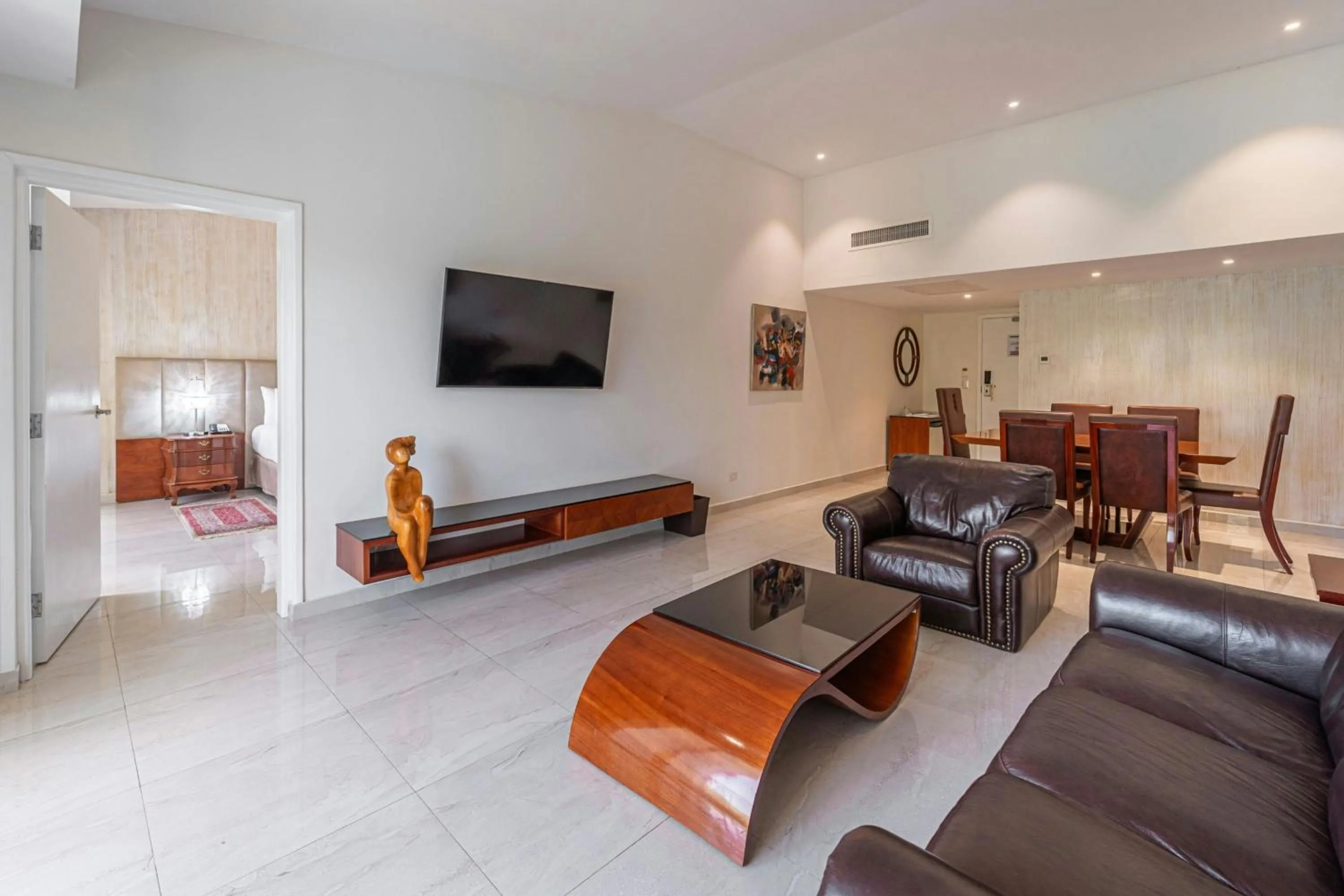 Lounge or bar in Los Tajibos, Santa Cruz de la Sierra, a Tribute Portfolio Hotel