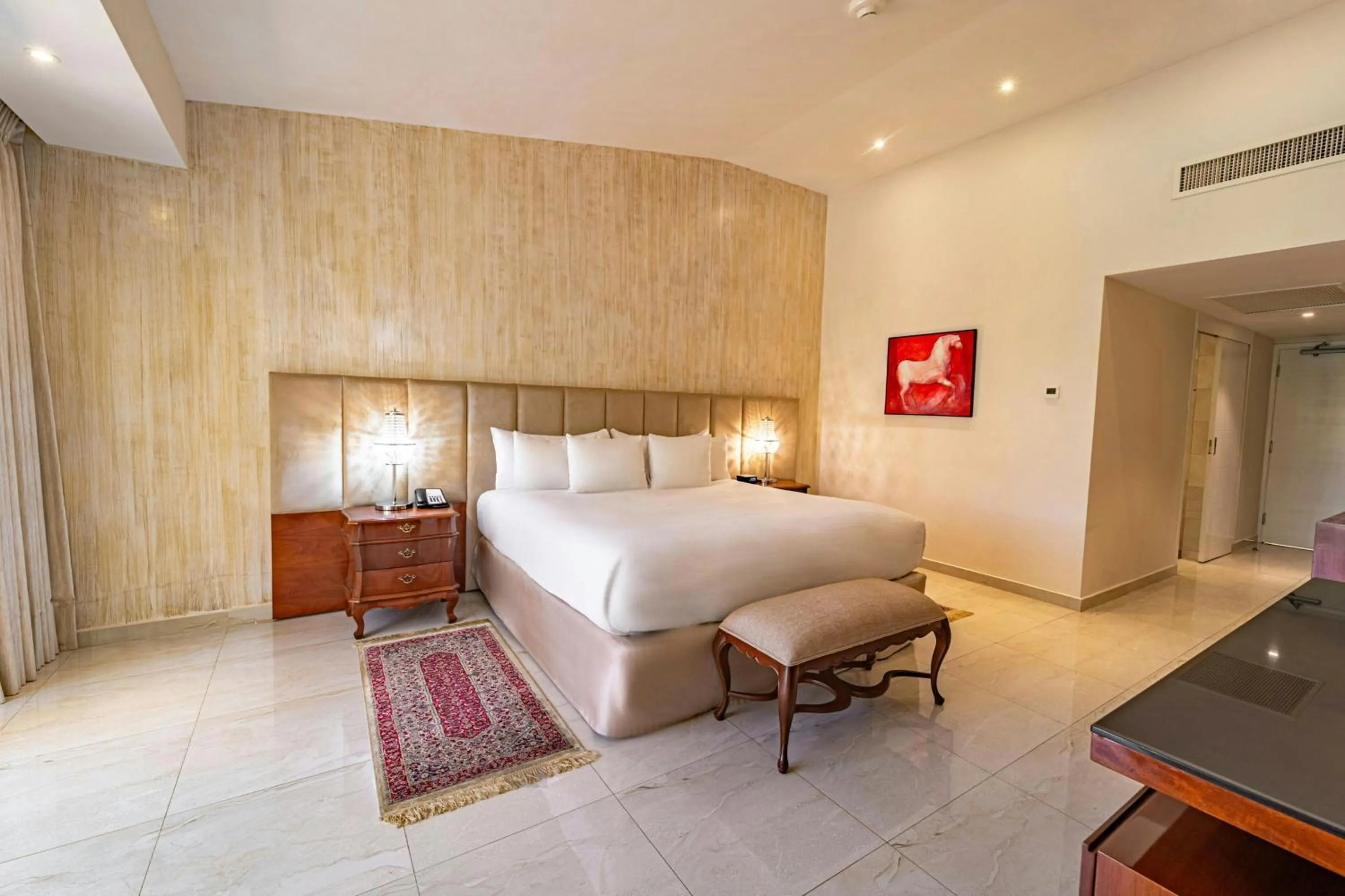 Lounge or bar, Bed in Los Tajibos, Santa Cruz de la Sierra, a Tribute Portfolio Hotel