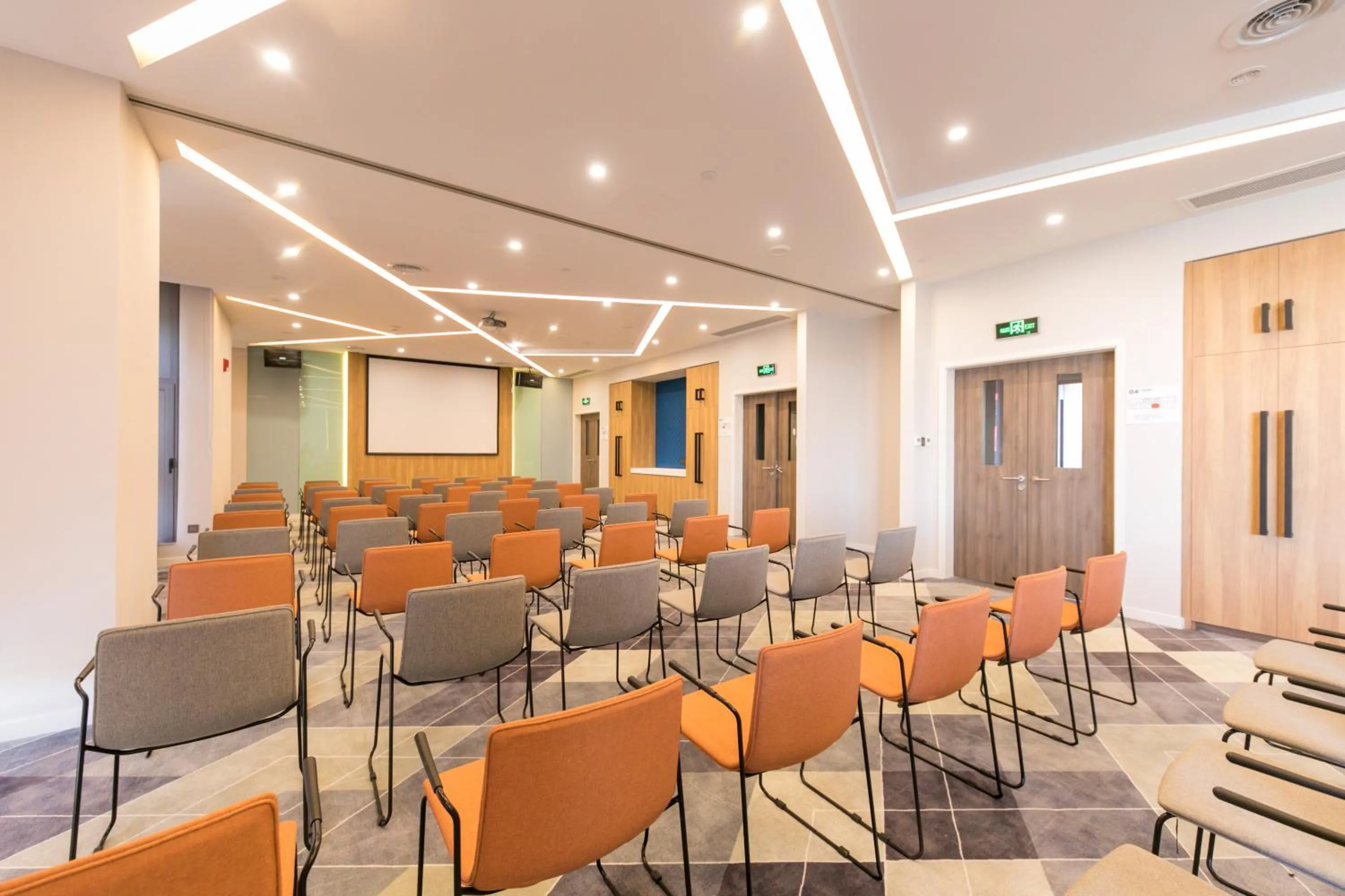 Meeting/conference room in Holiday Inn Express Shanghai Tangzhen, an IHG Hotel