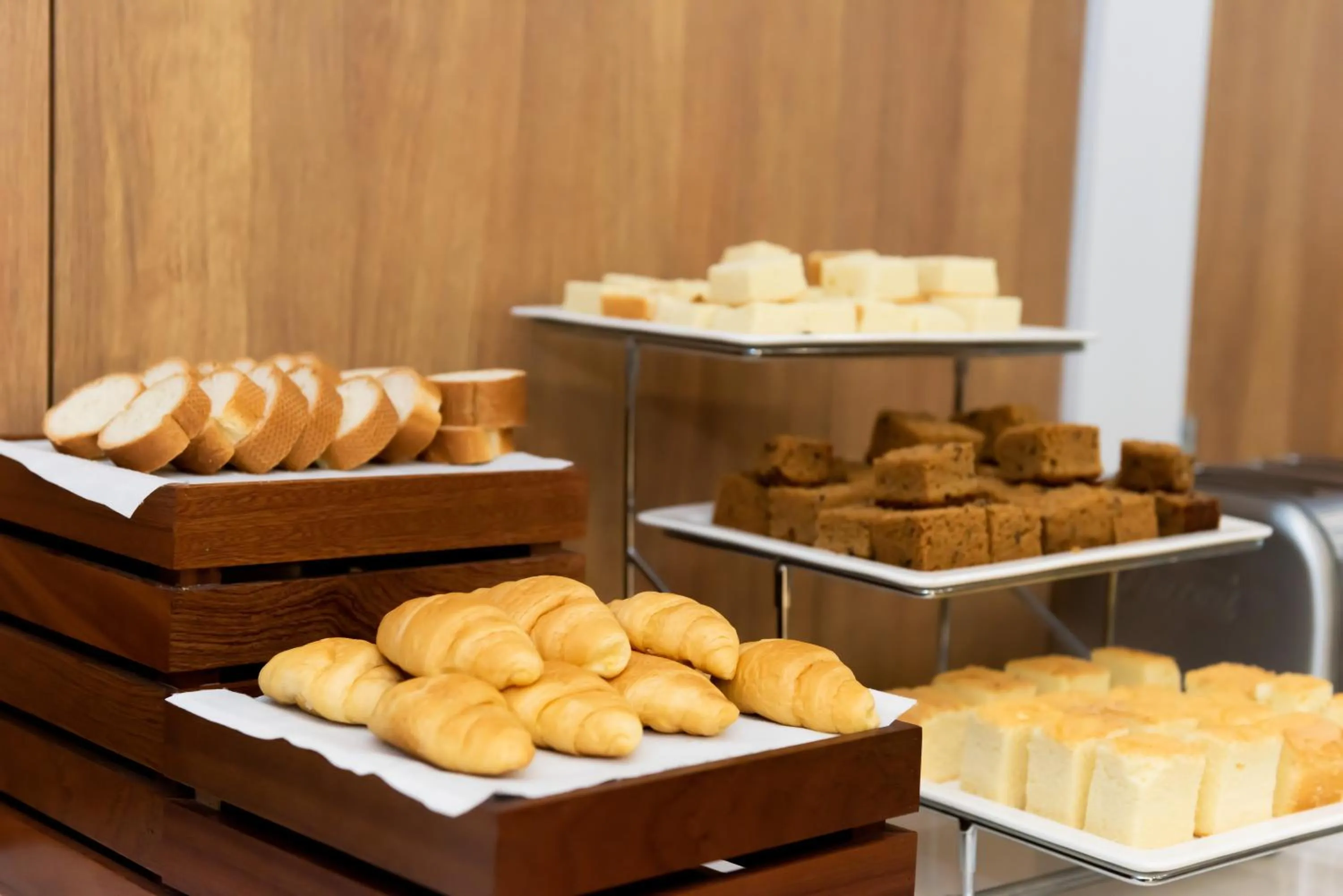 Restaurant/places to eat in Holiday Inn Express Shanghai Tangzhen, an IHG Hotel