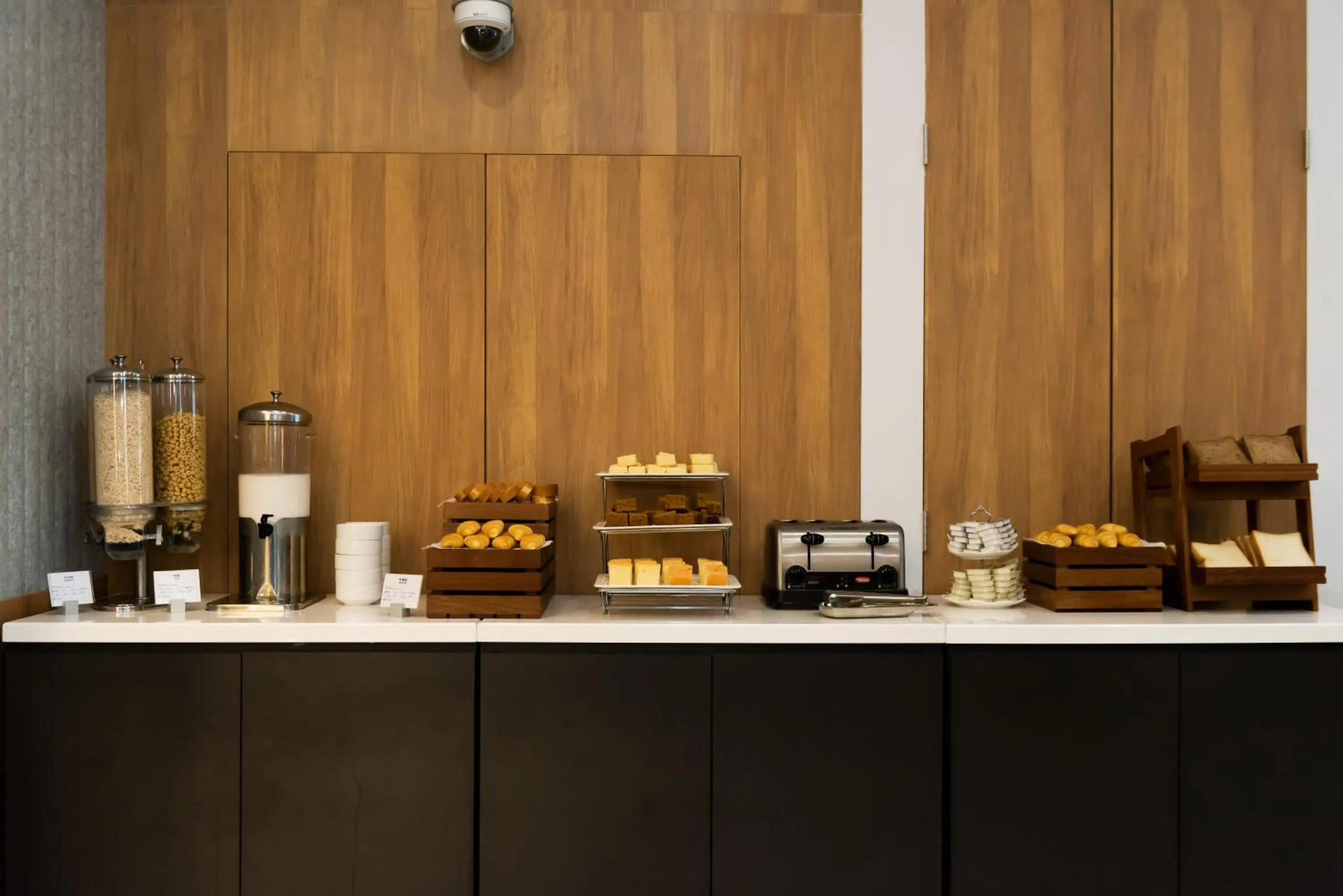 Restaurant/places to eat in Holiday Inn Express Shanghai Tangzhen, an IHG Hotel