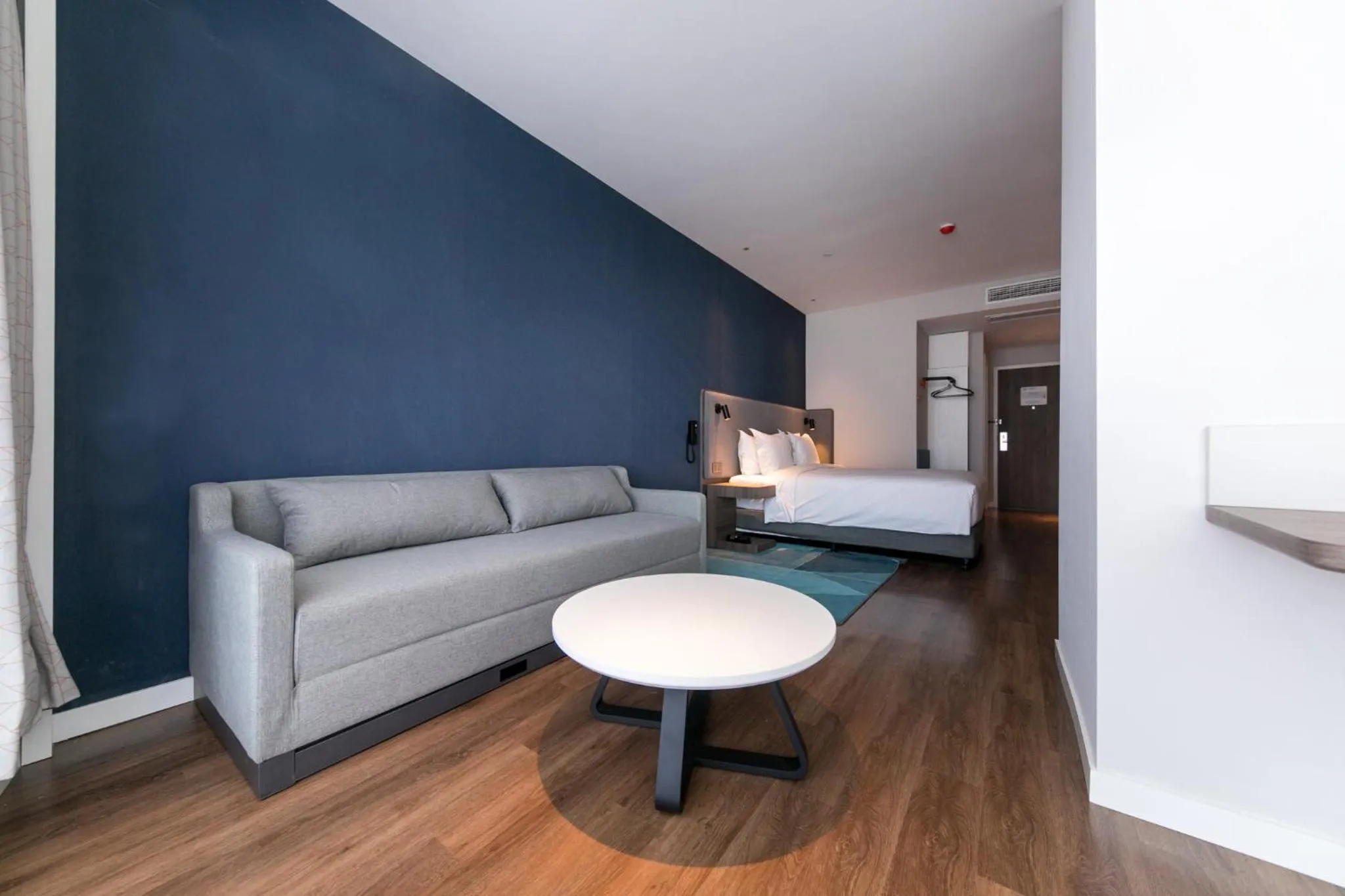 Photo of the whole room, Bed in Holiday Inn Express Shanghai Tangzhen, an IHG Hotel