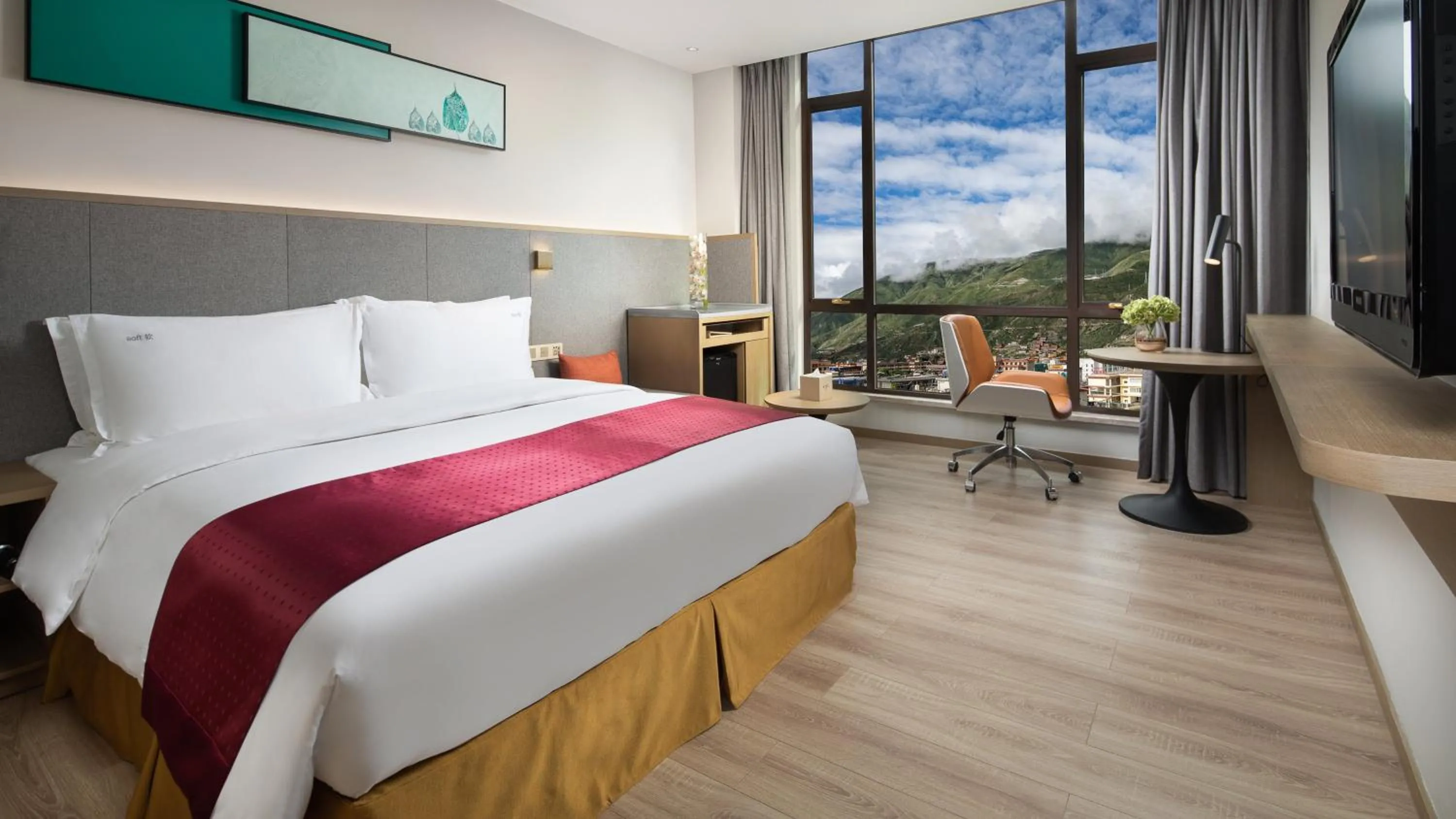 Photo of the whole room, Bed in Holiday Inn Batang by IHG