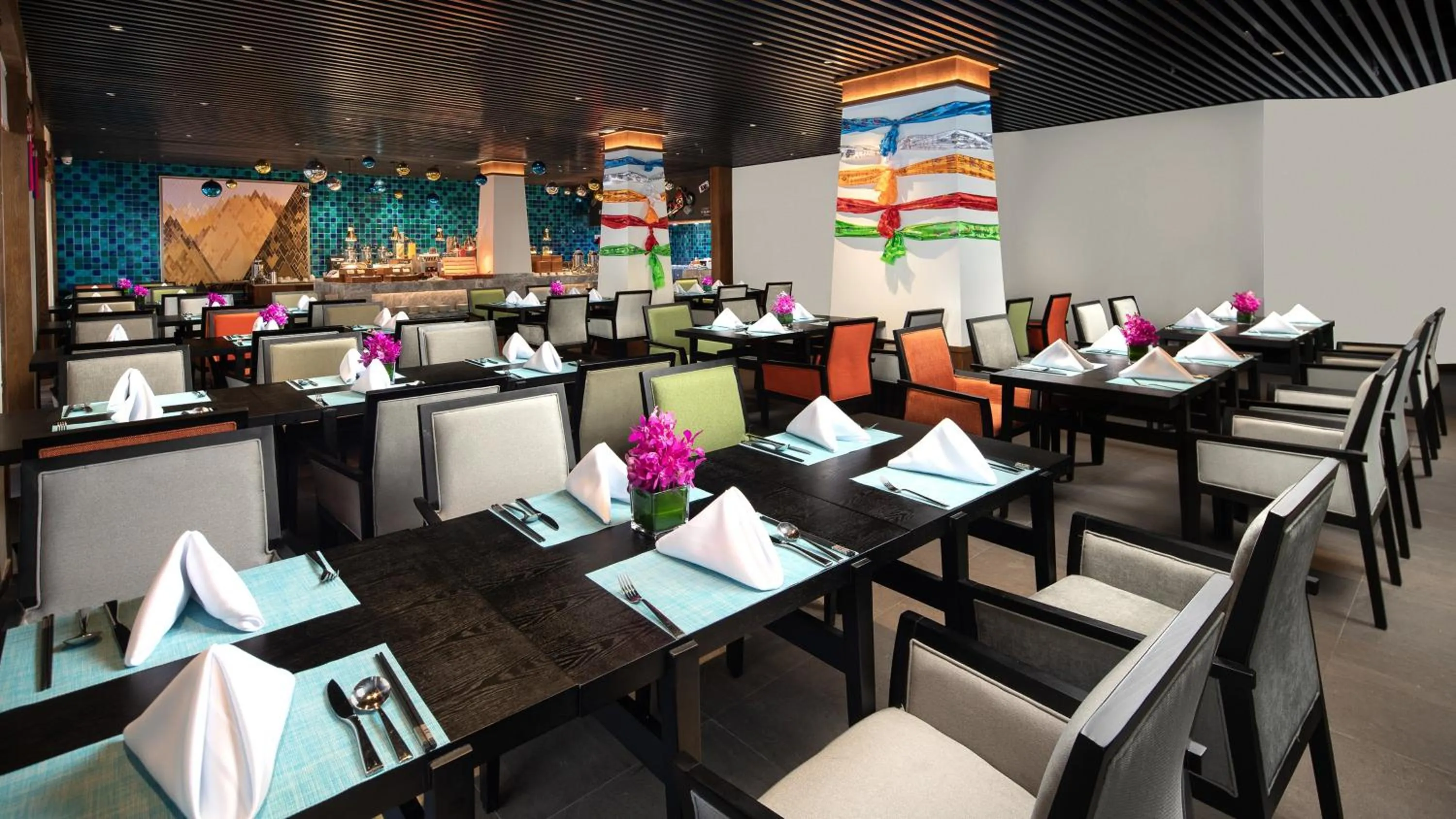 Restaurant/places to eat in Holiday Inn Batang by IHG