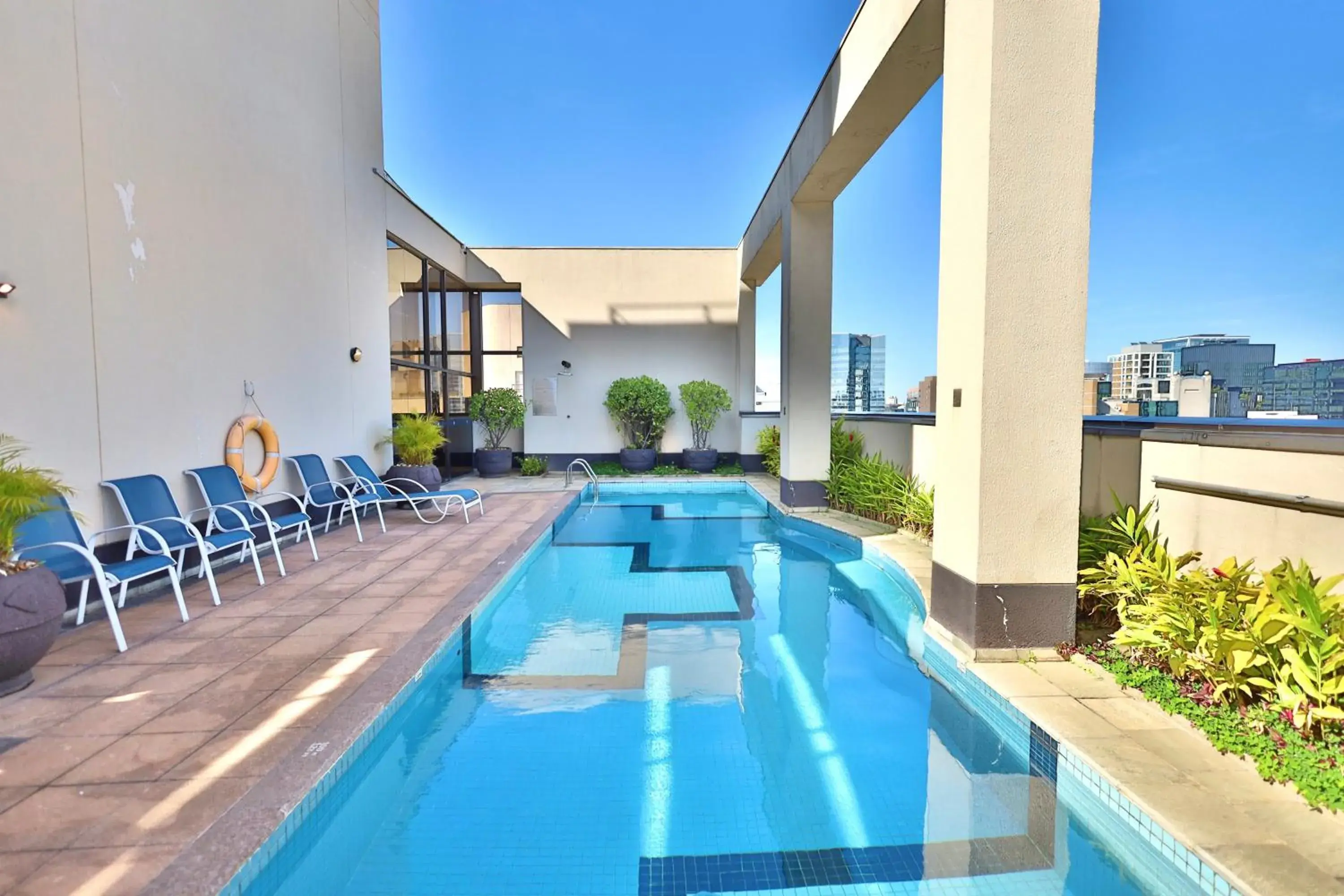 Swimming pool in Double Tree by Hilton São Paulo Itaim Swimming pool in Double Tree by Hilton São Paulo Itaim