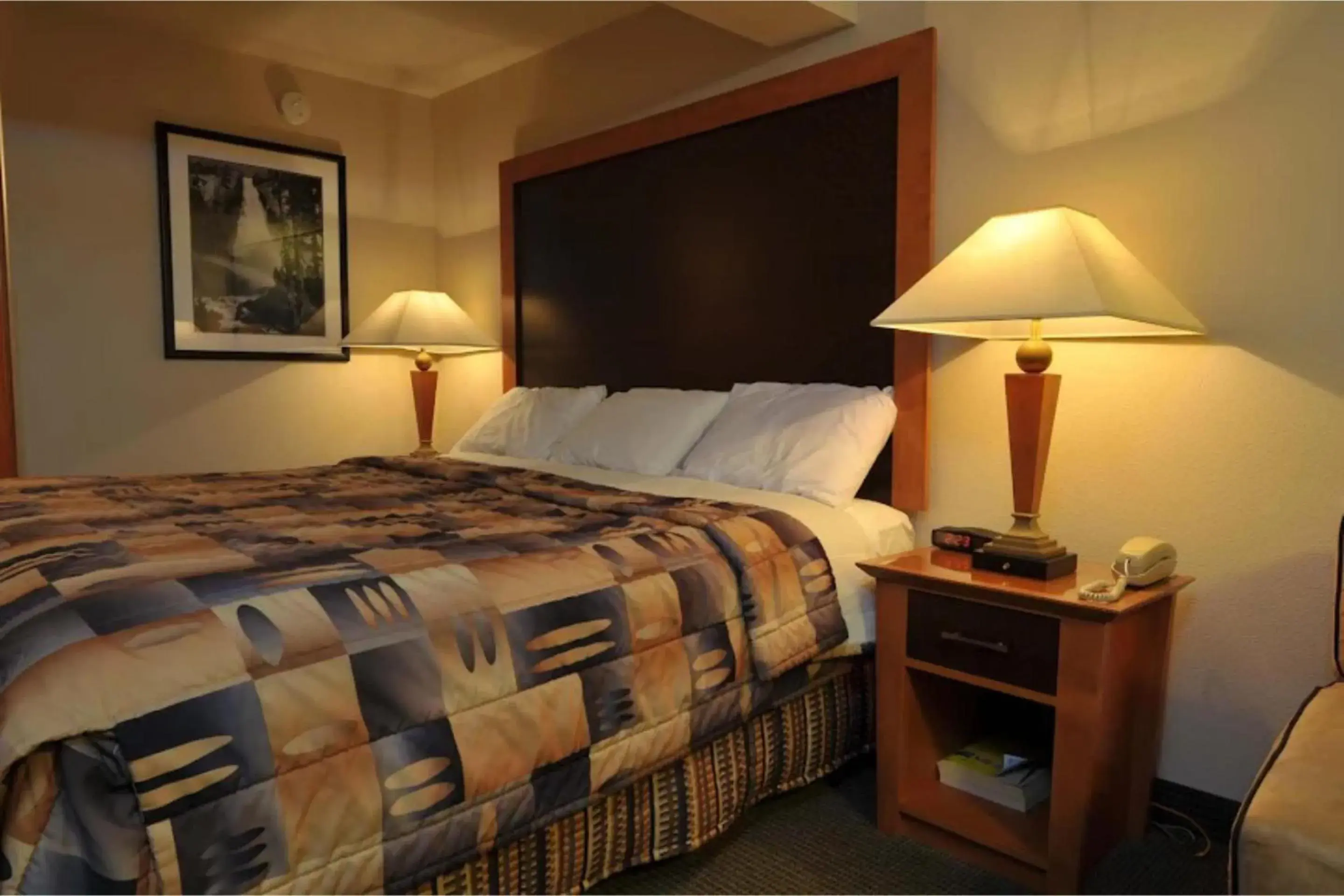 Bed in District Hotel by OYO Portland Convention Center Bed in District Hotel by OYO Portland Convention Center