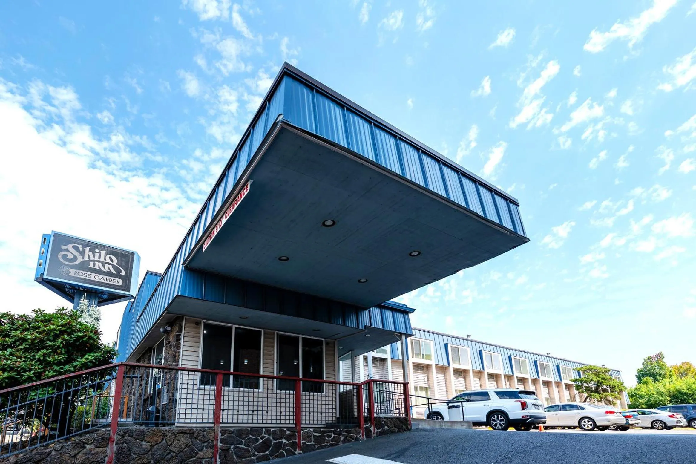 Facade/entrance in District Hotel by OYO Portland Convention Center