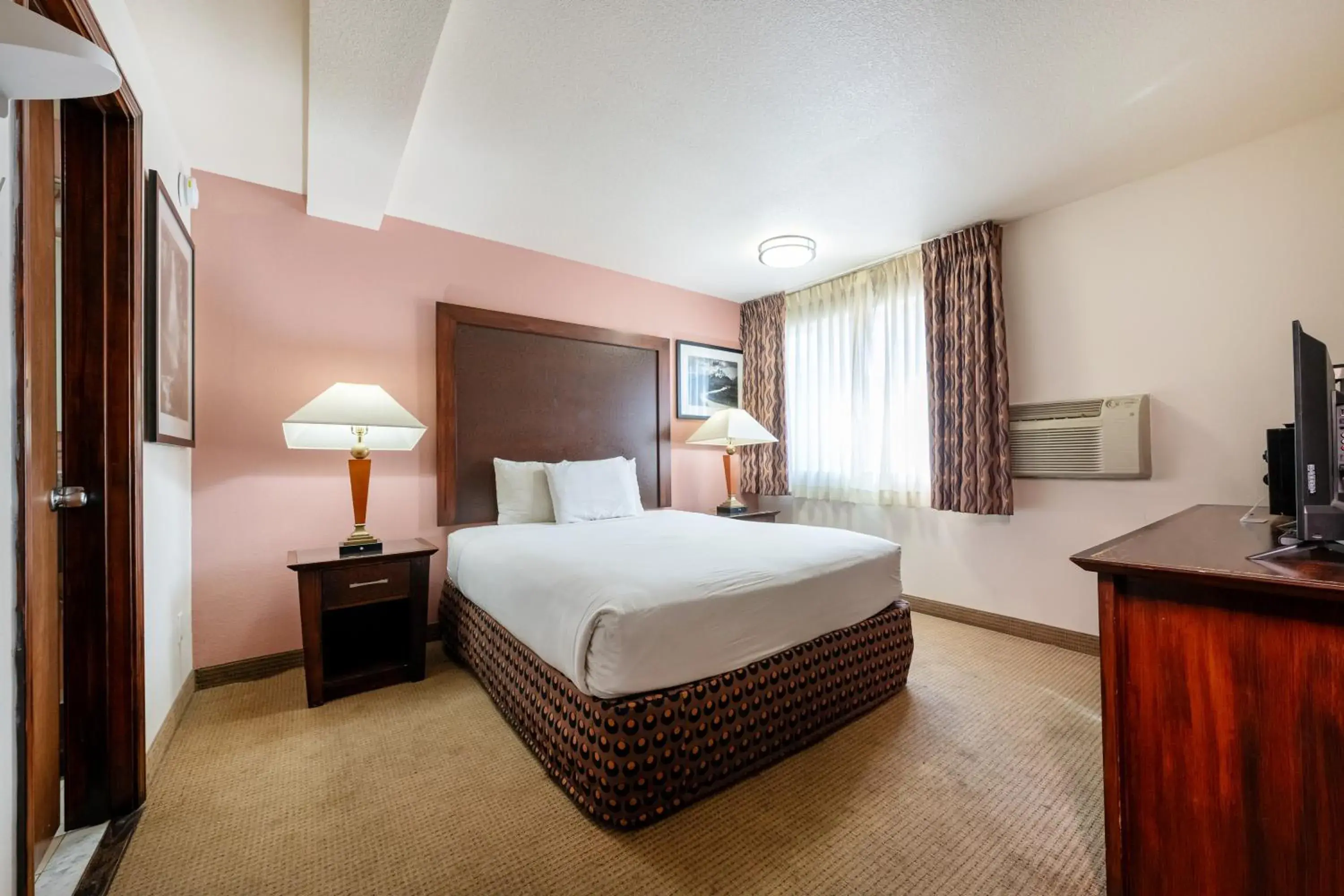 Bedroom, Bed in District Hotel by OYO Portland Convention Center Bedroom, Bed in District Hotel by OYO Portland Convention Center