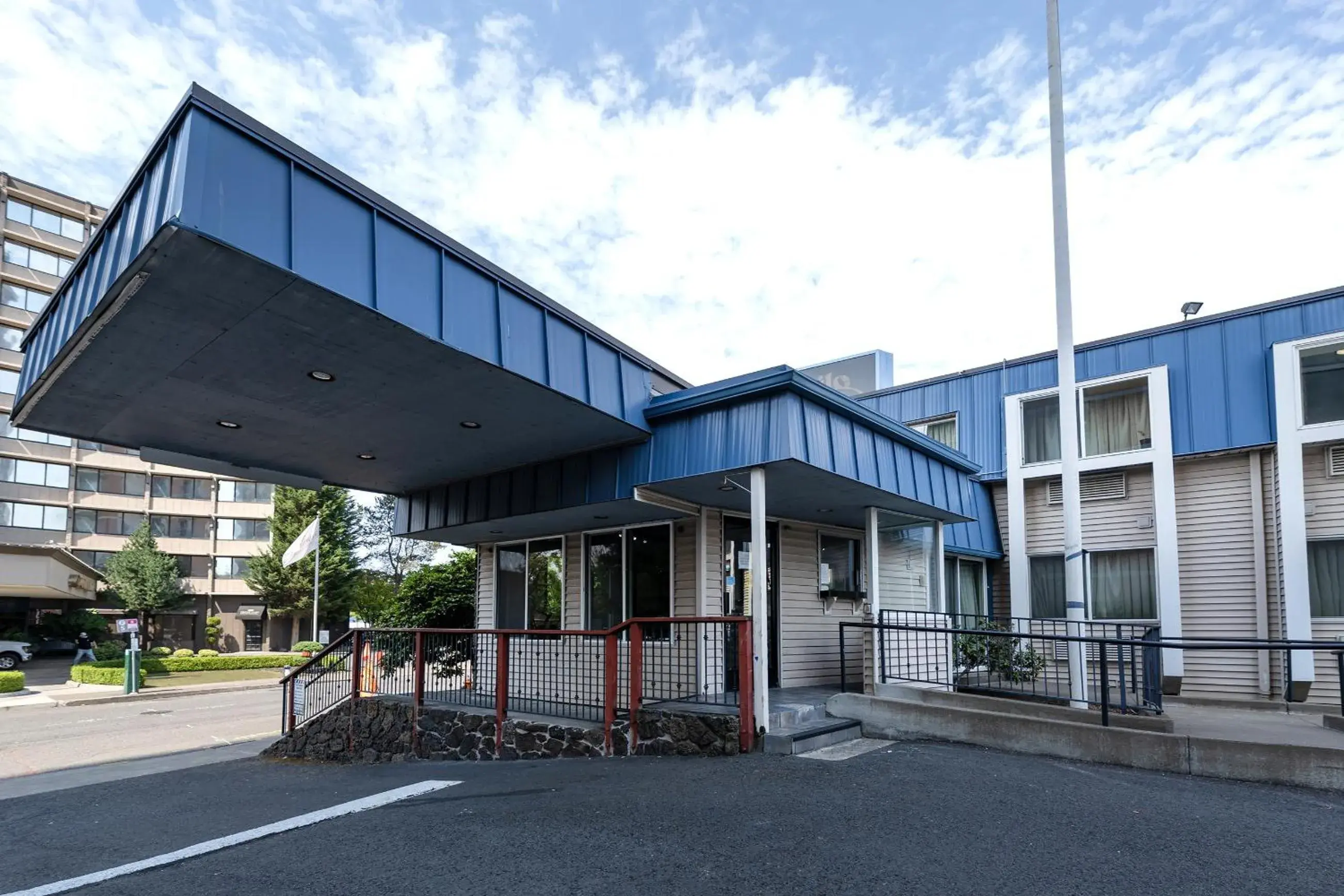 Property building in District Hotel by OYO Portland Convention Center Property building in District Hotel by OYO Portland Convention Center