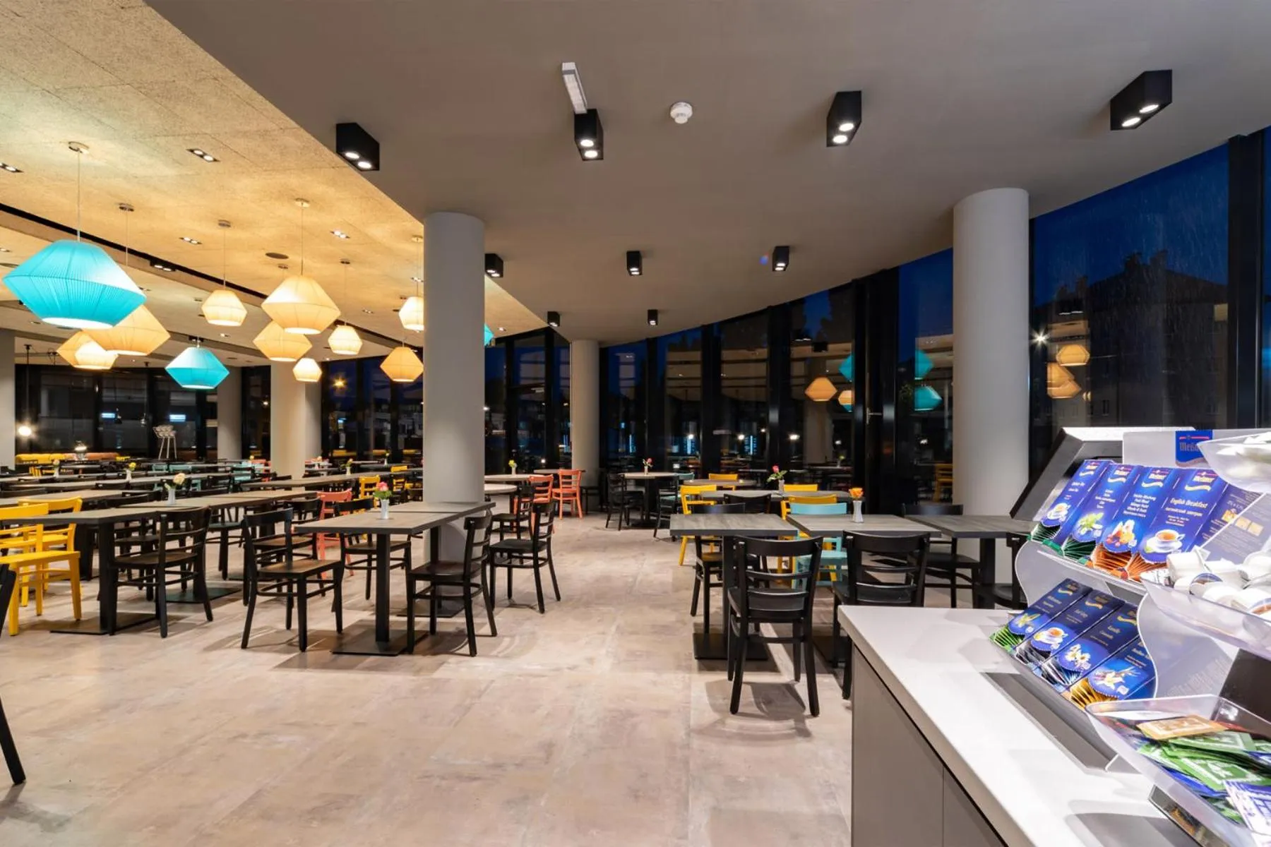 Restaurant/places to eat in harry's XL Hotel Salzburg