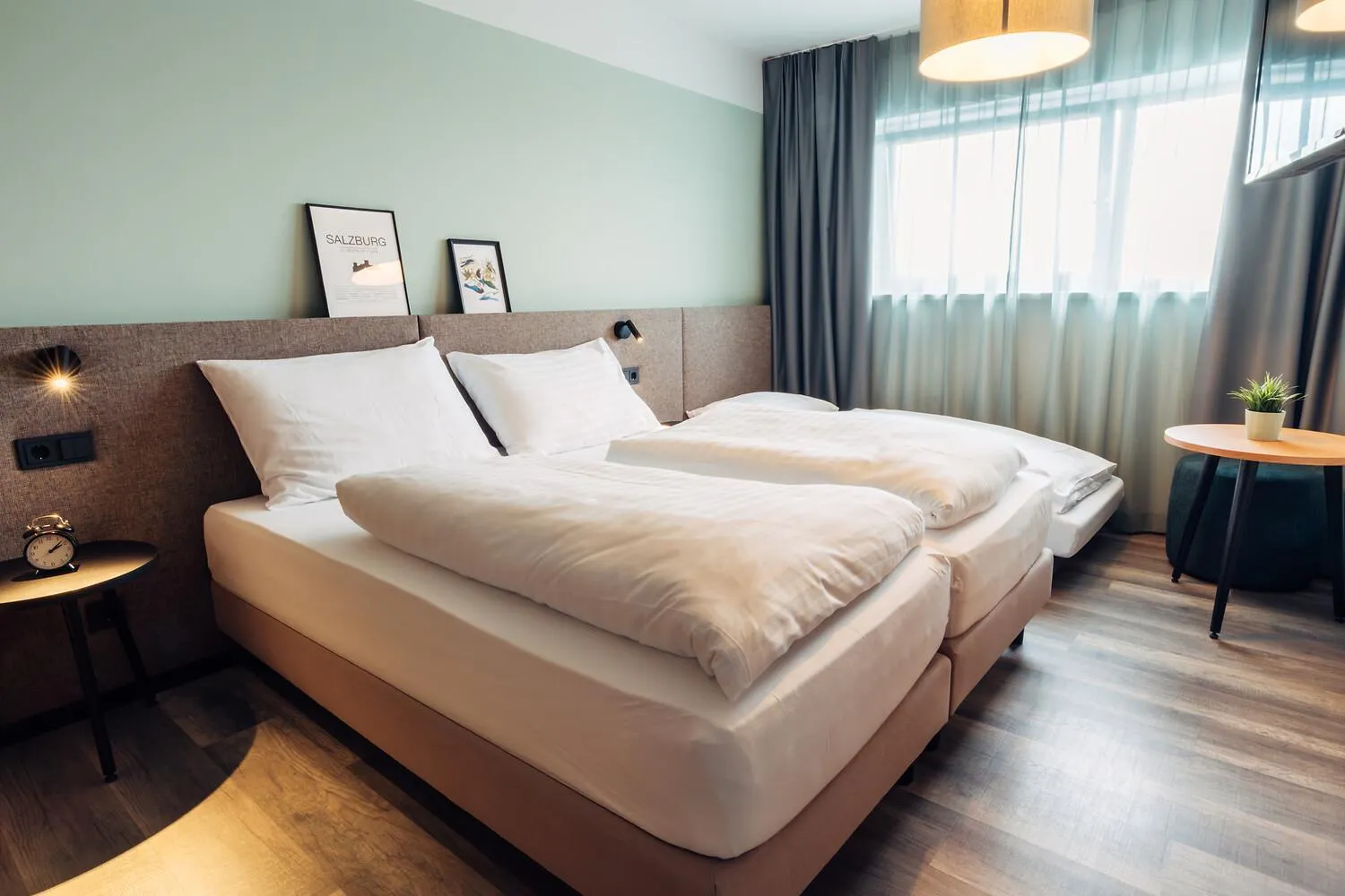 Bed in harry's XL Hotel Salzburg