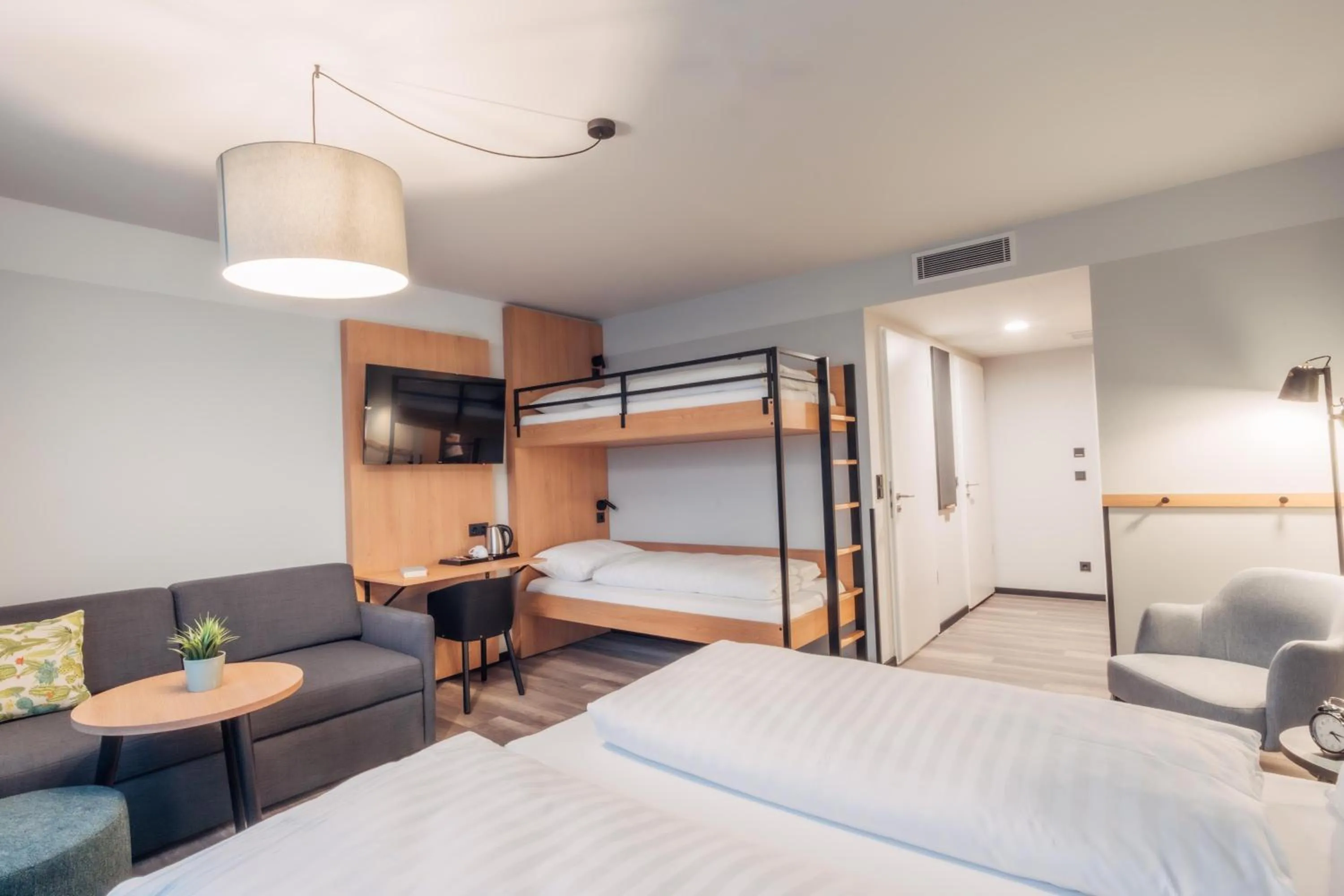 Photo of the whole room, Bed in harry's home Salzburg