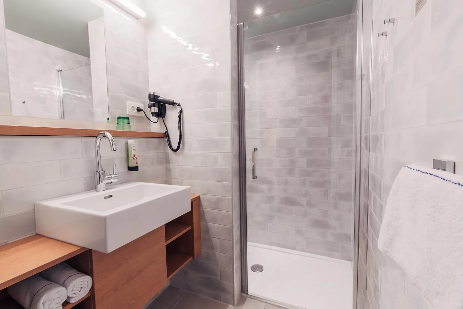 Shower in harry's XL Hotel Salzburg