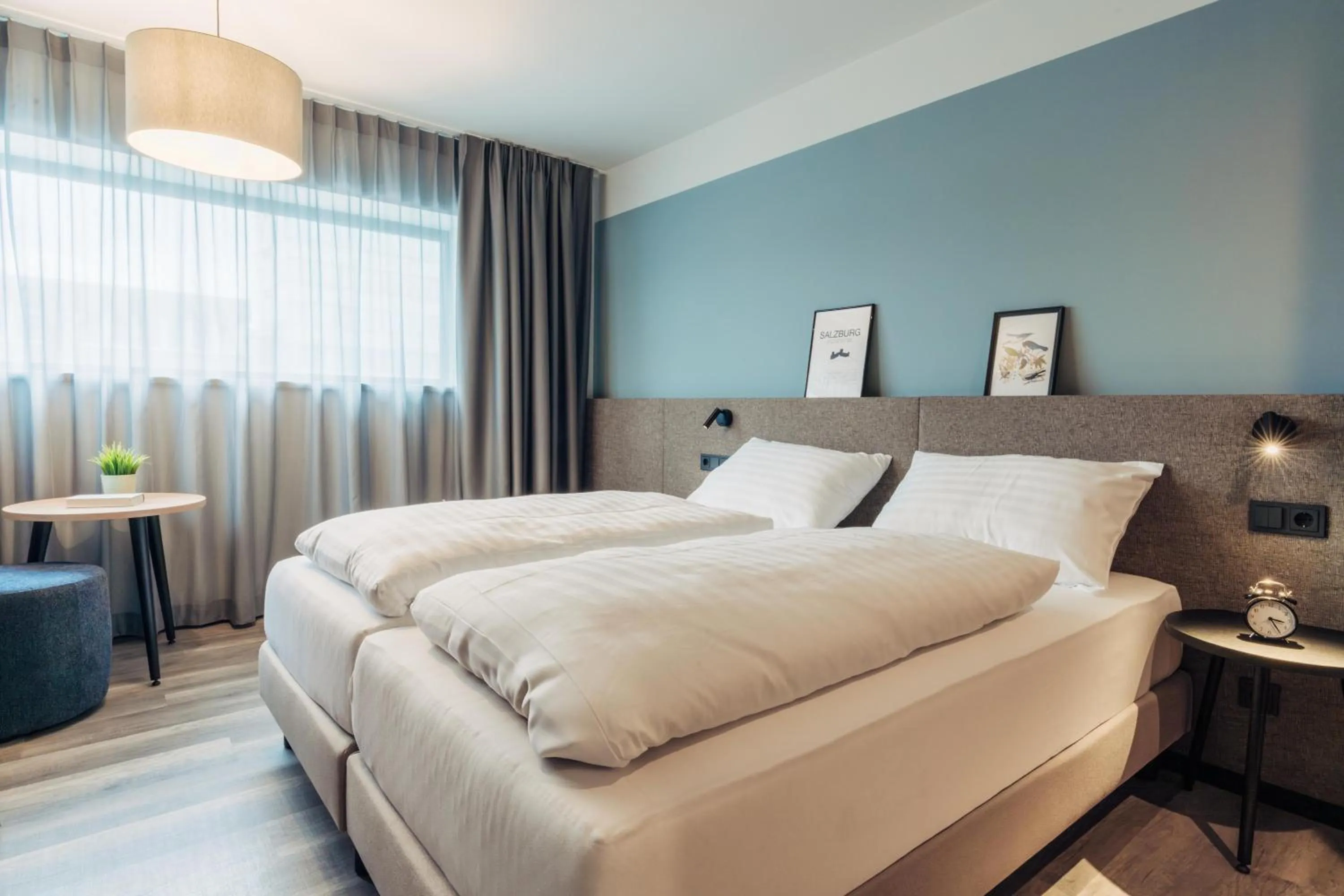 Photo of the whole room, Bed in harry's home Salzburg