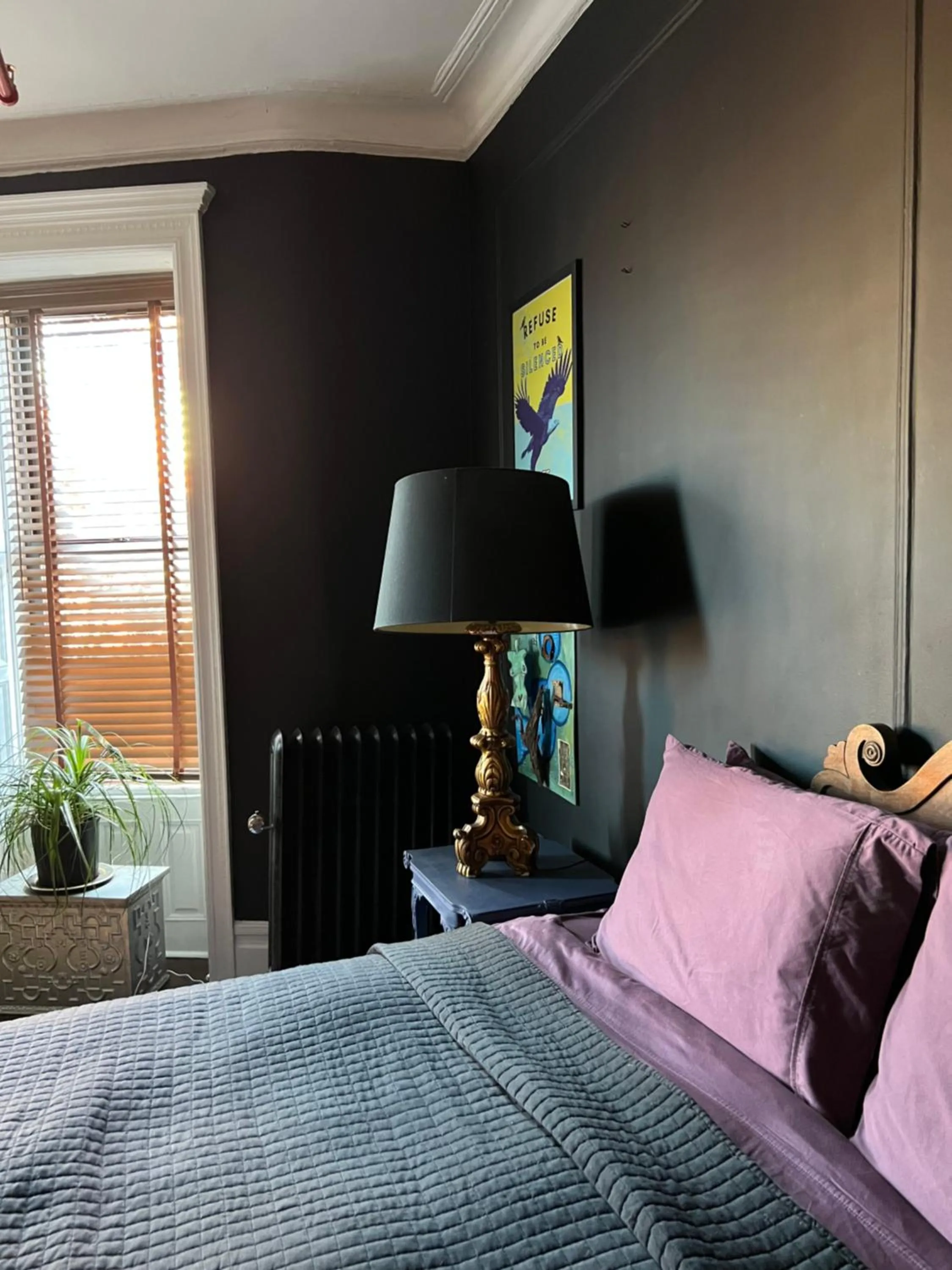 Bedroom, Bed in Soul Food 'Mont Morris'