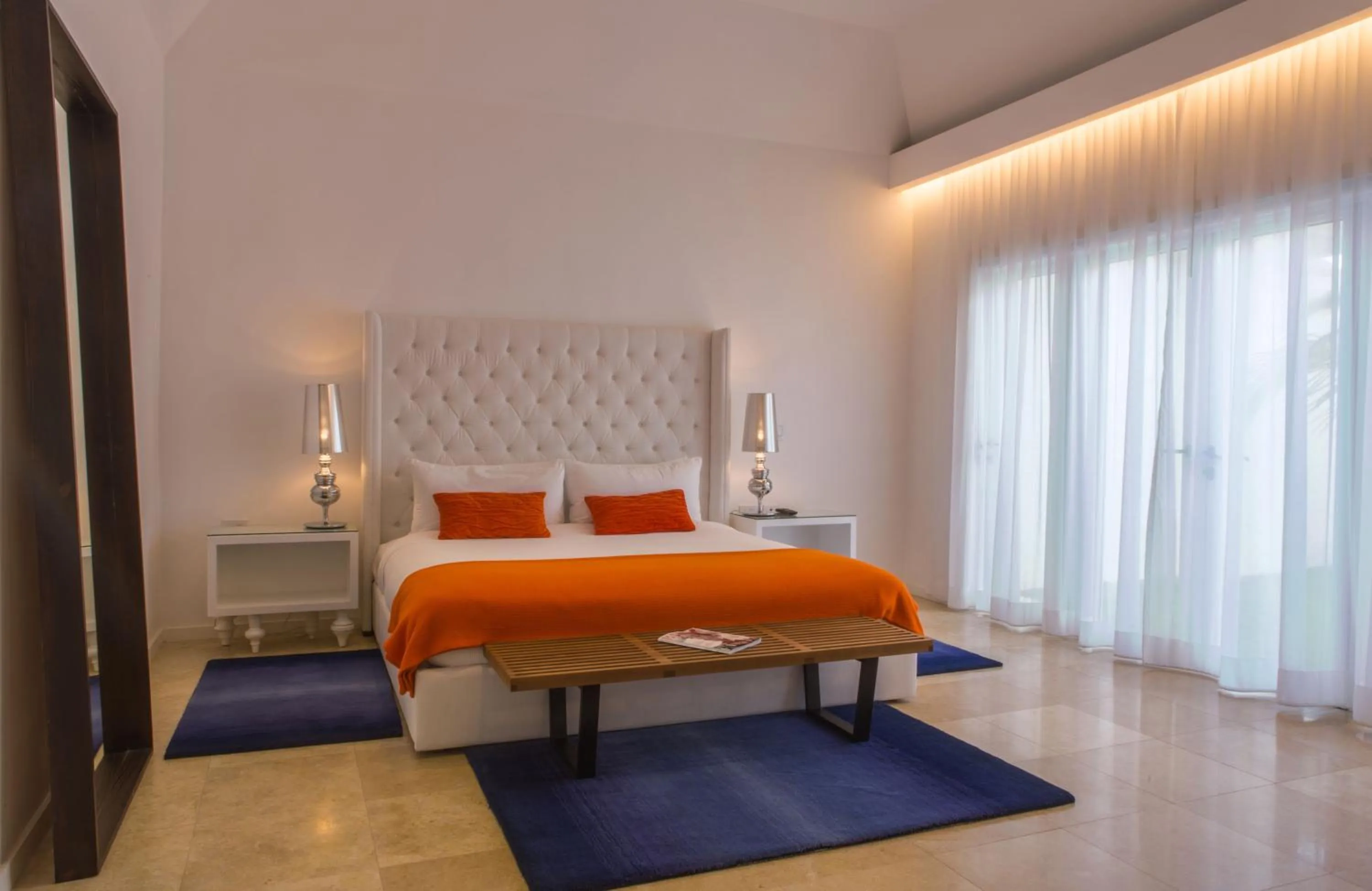 Bedroom, Bed in The Trident Hotel