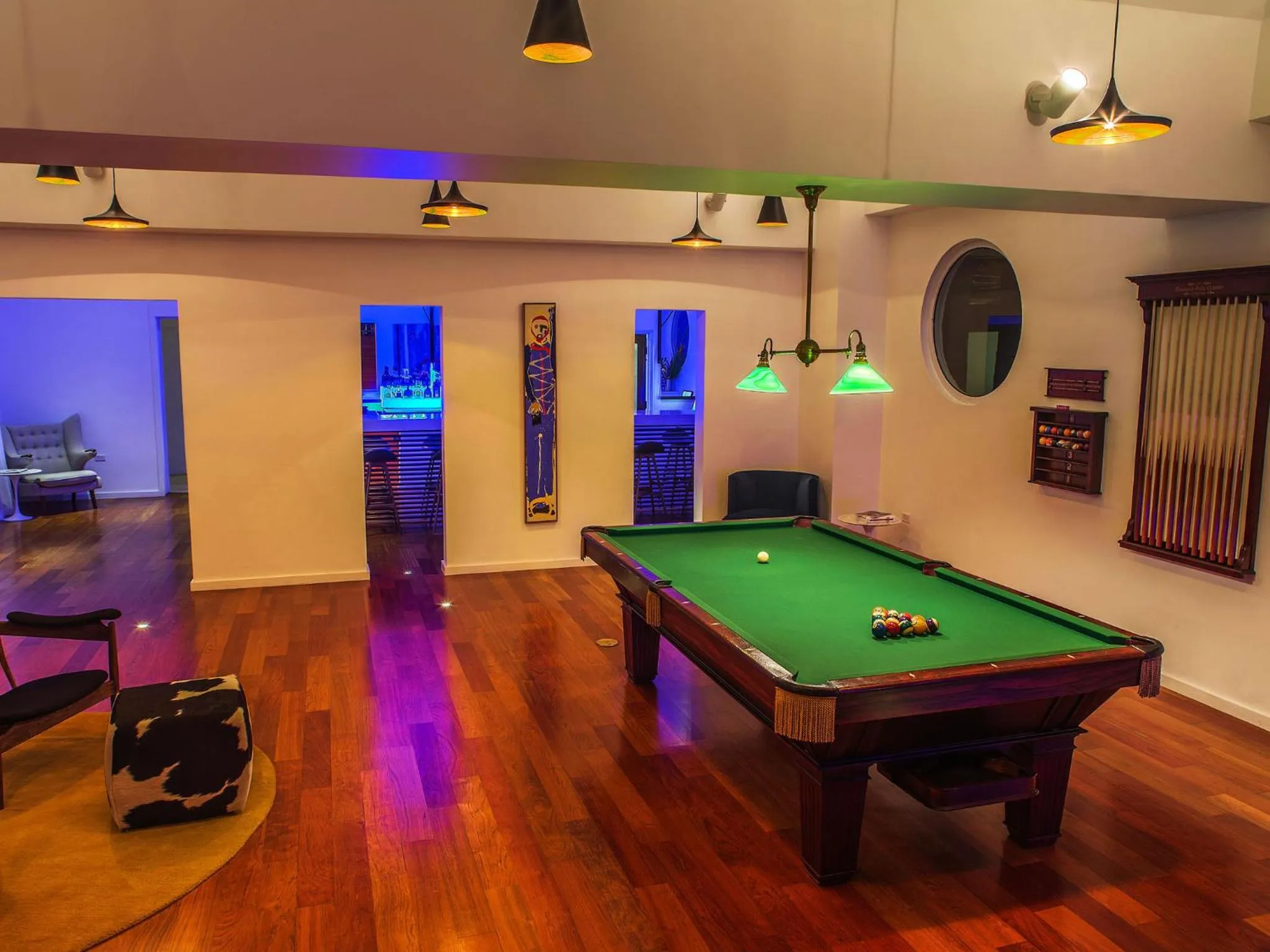 Communal lounge/ TV room in The Trident Hotel