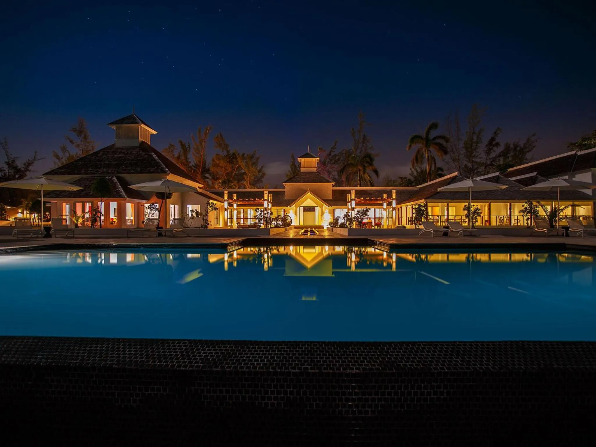Facade/entrance in The Trident Hotel