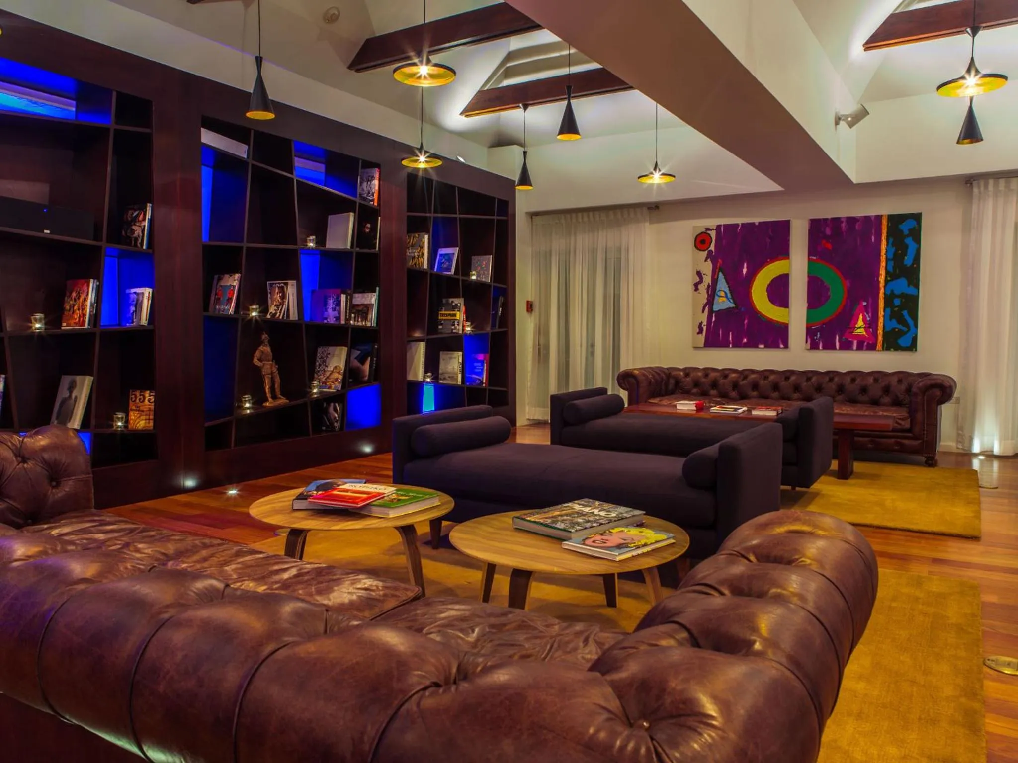 Communal lounge/ TV room in The Trident Hotel